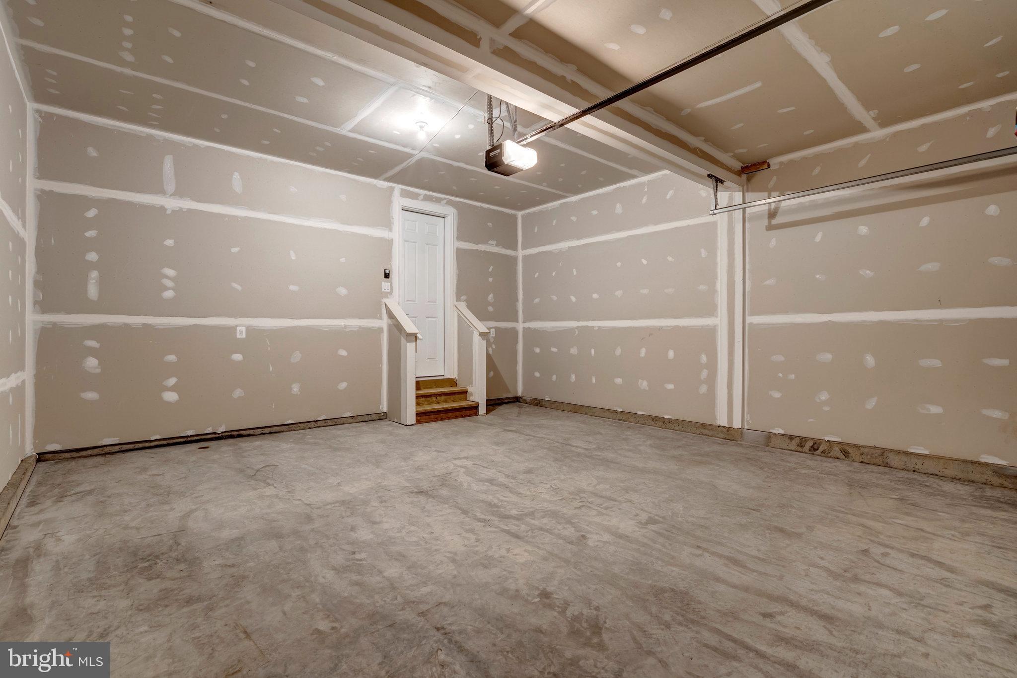 SEASONS AT MIDDLETOWN PLACE - Residential