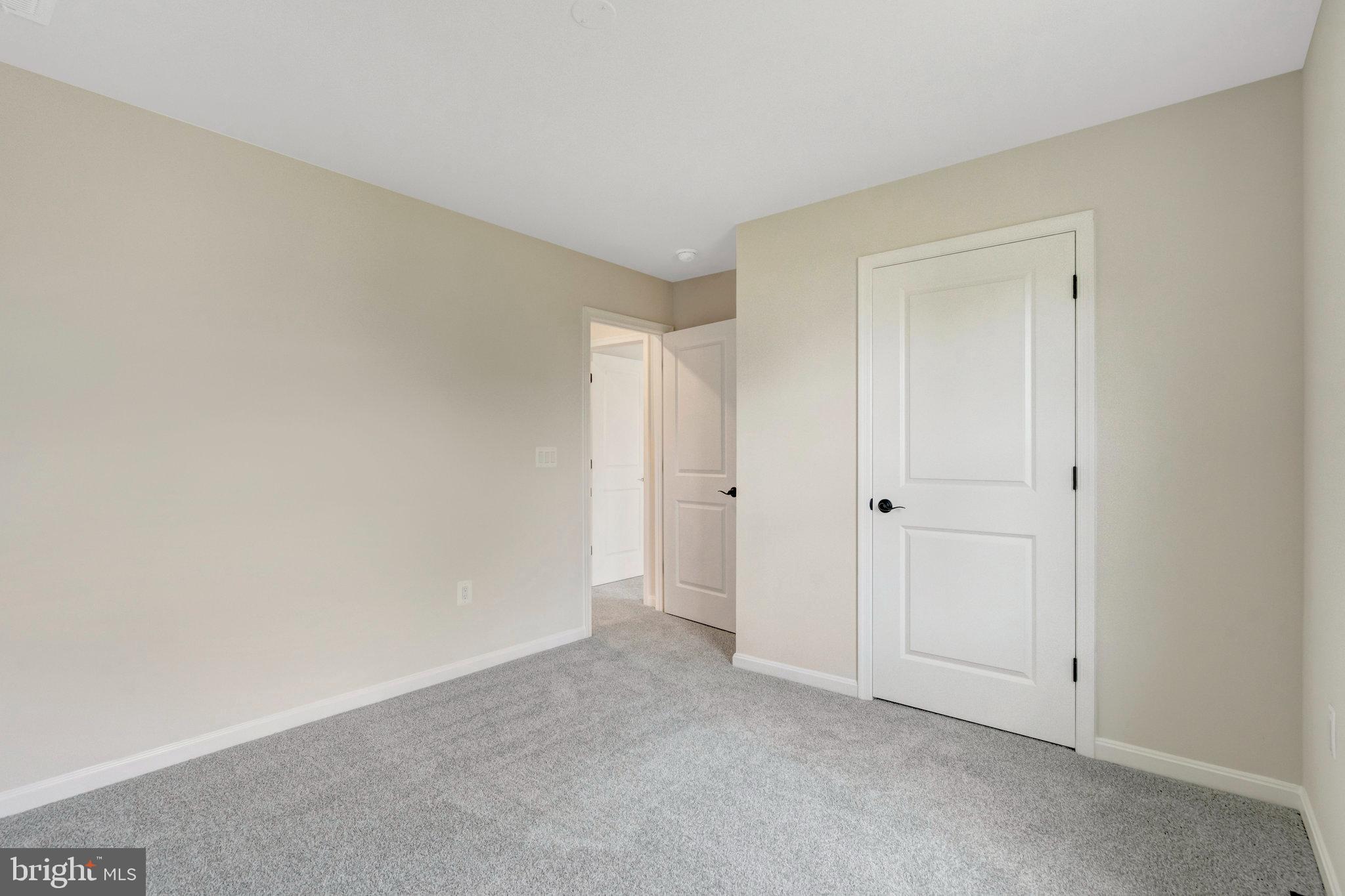 SEASONS AT MIDDLETOWN PLACE - Residential