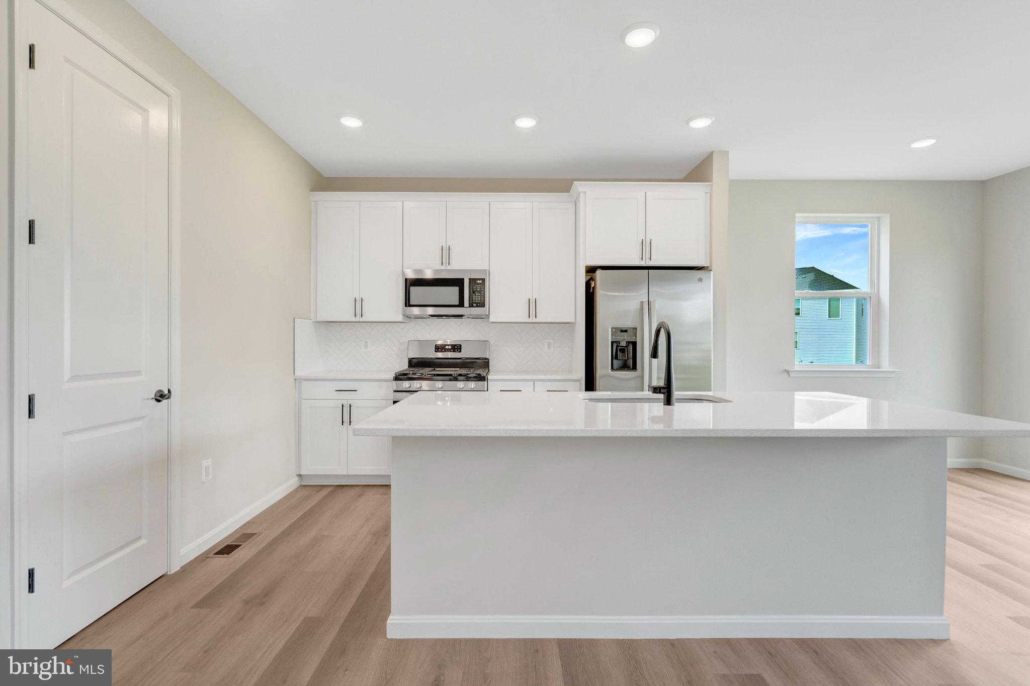 SEASONS AT MIDDLETOWN PLACE - Residential