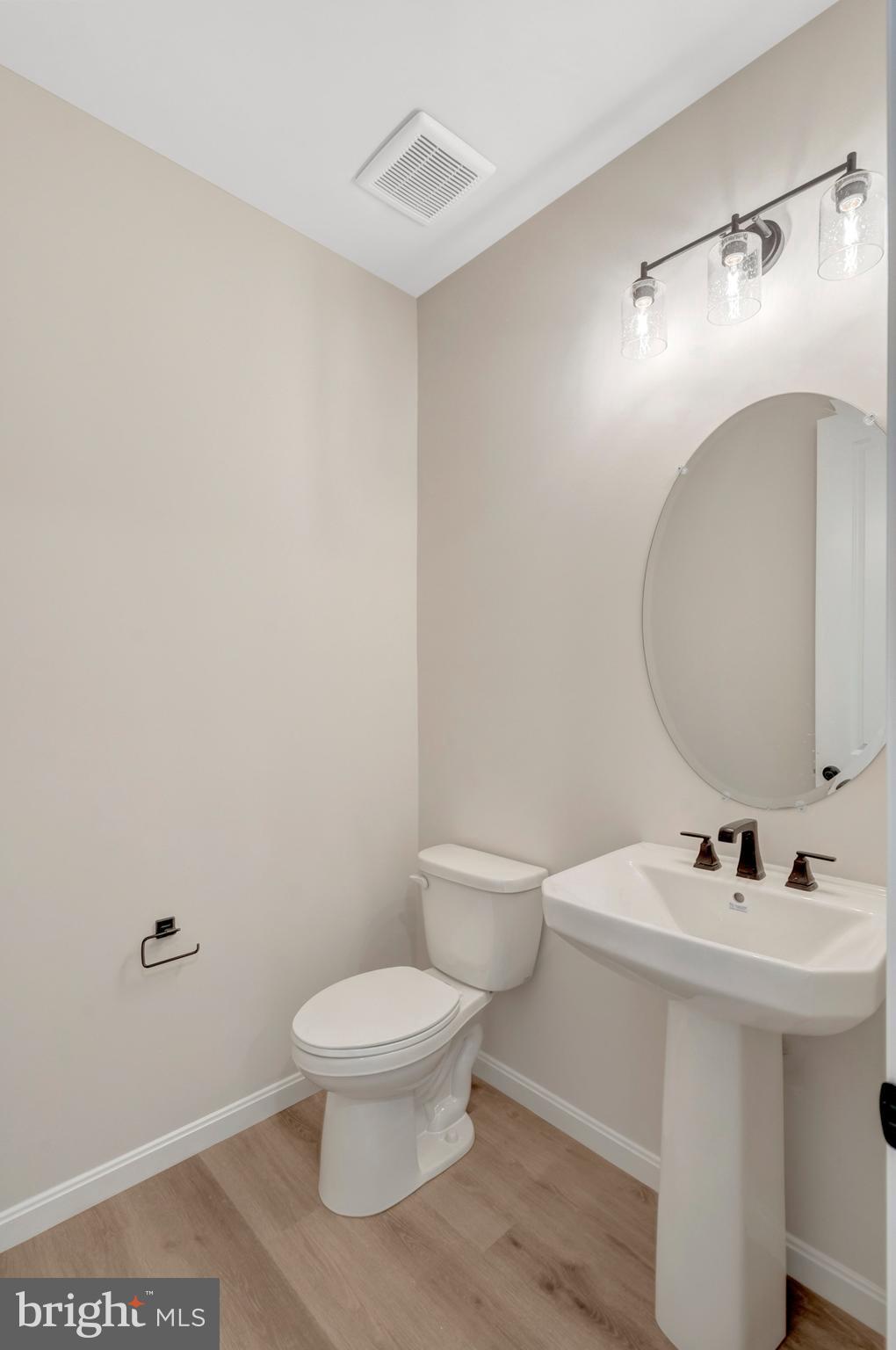 SEASONS AT MIDDLETOWN PLACE - Residential