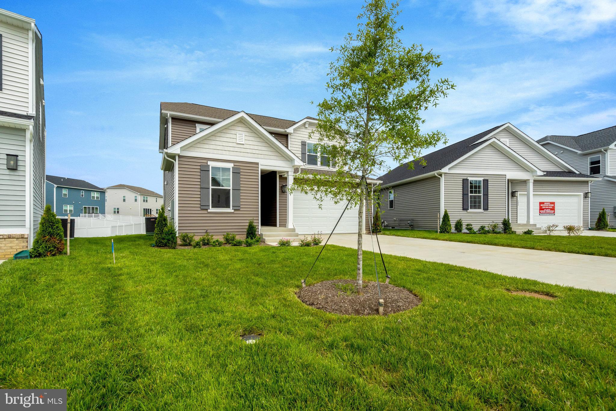 SEASONS AT MIDDLETOWN PLACE - Residential