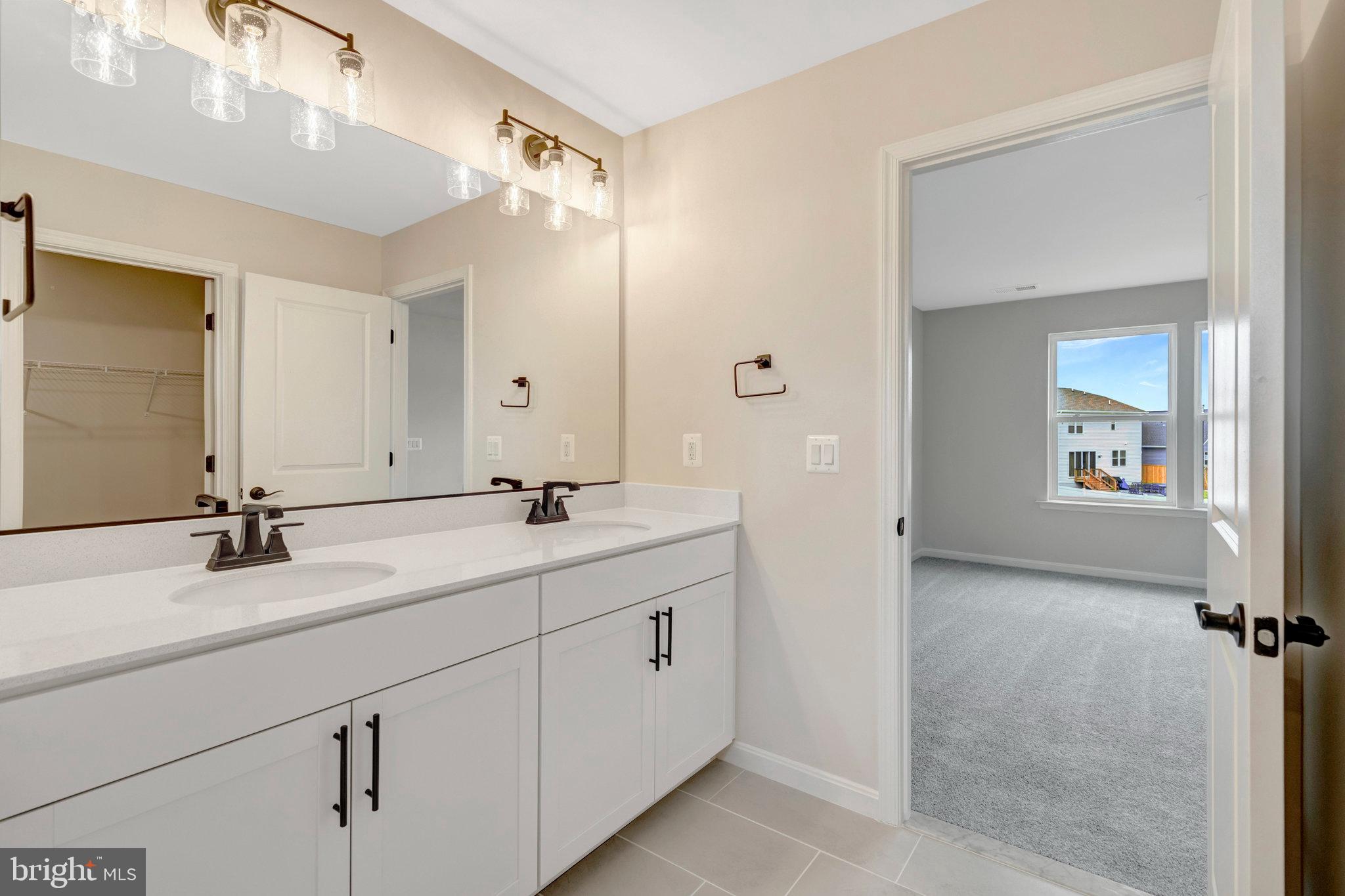 SEASONS AT MIDDLETOWN PLACE - Residential