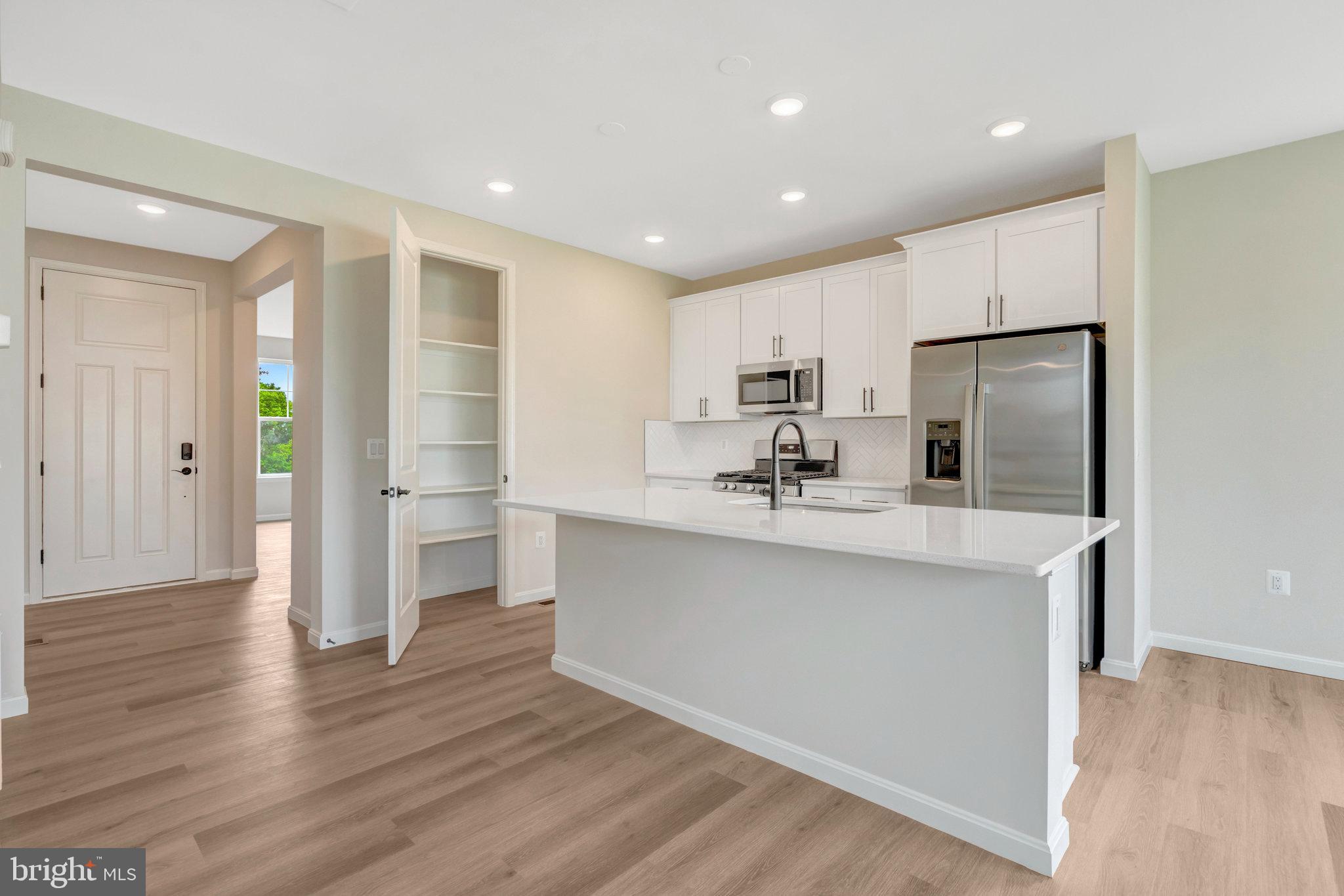 SEASONS AT MIDDLETOWN PLACE - Residential