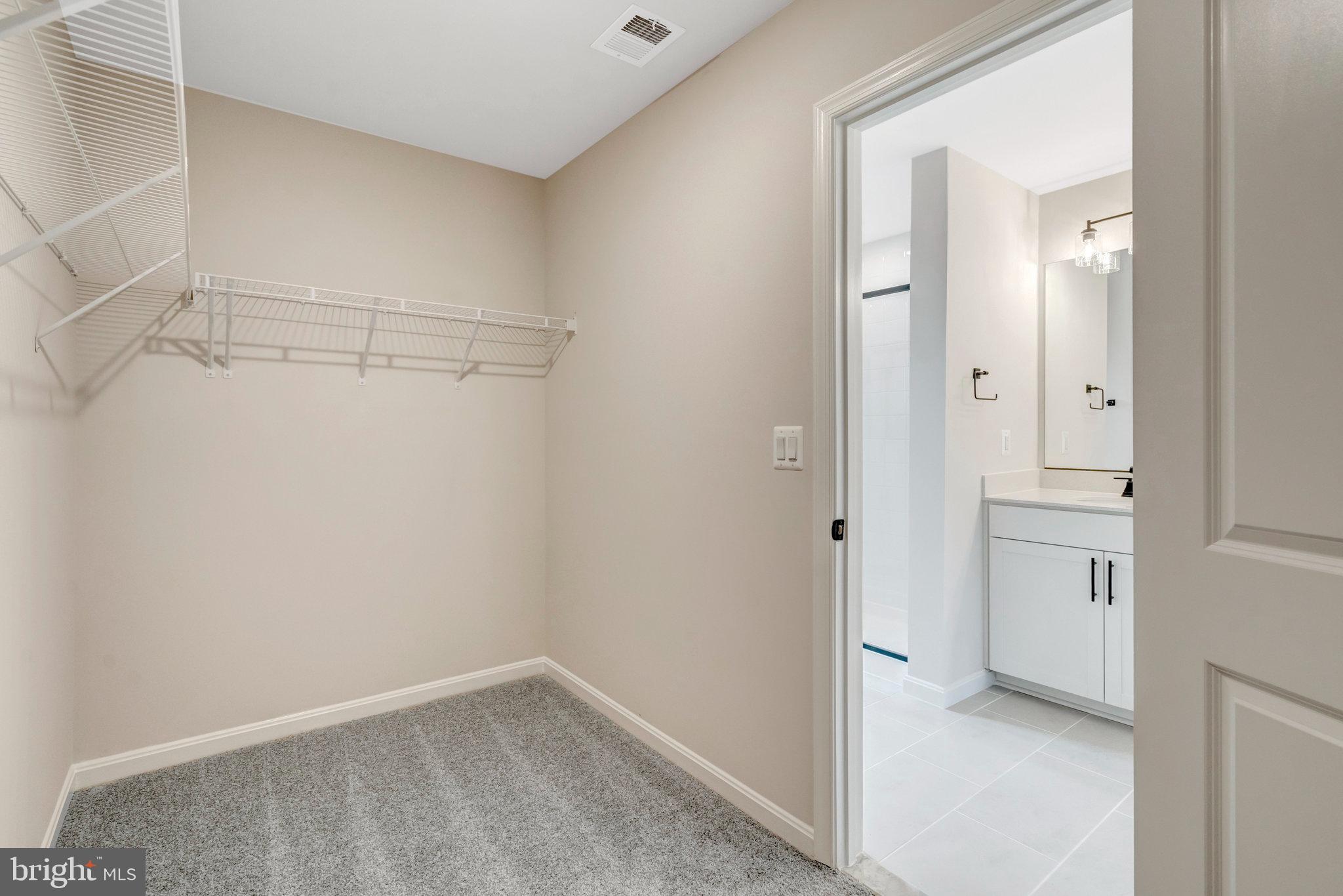 SEASONS AT MIDDLETOWN PLACE - Residential