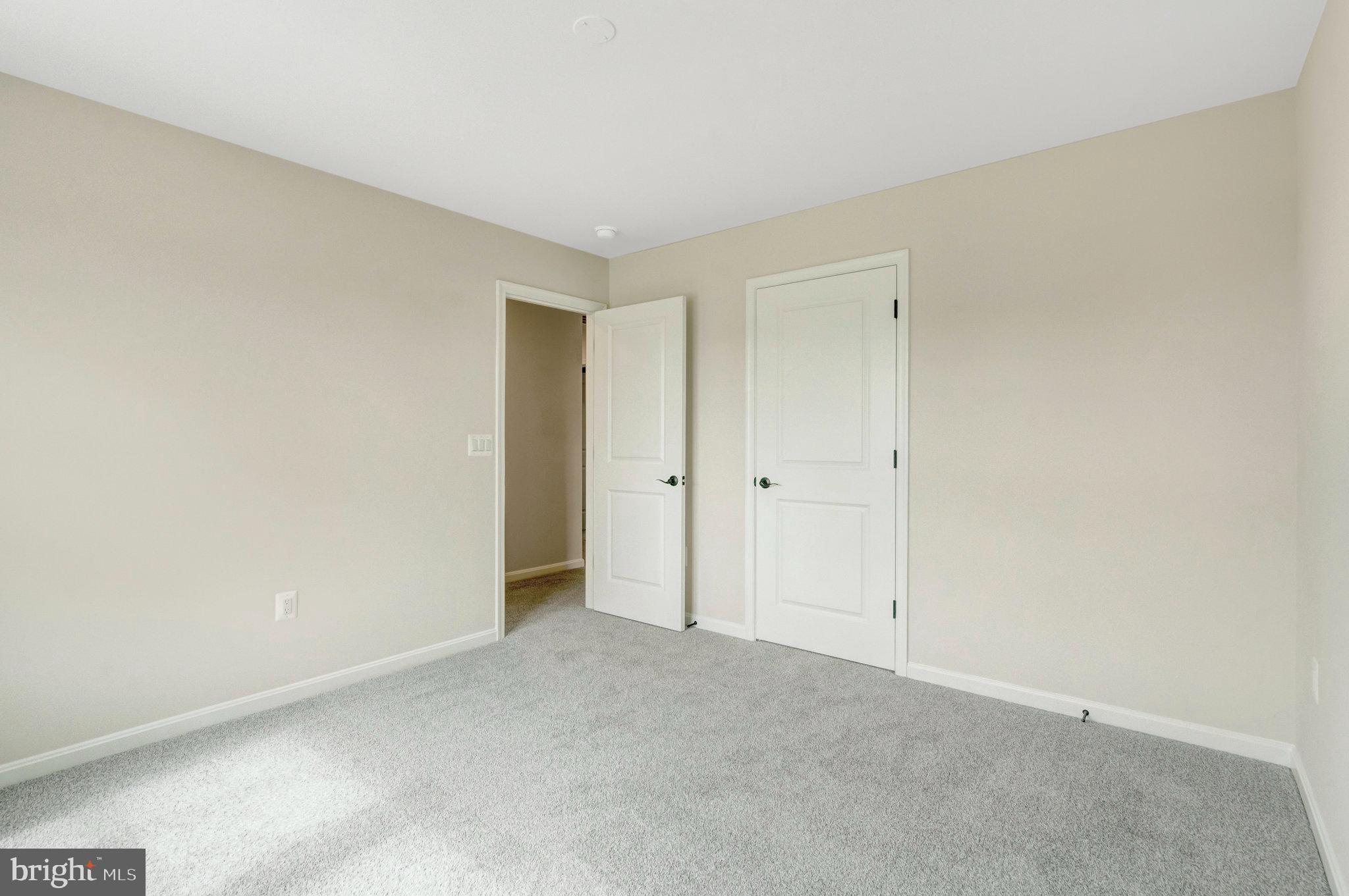 SEASONS AT MIDDLETOWN PLACE - Residential