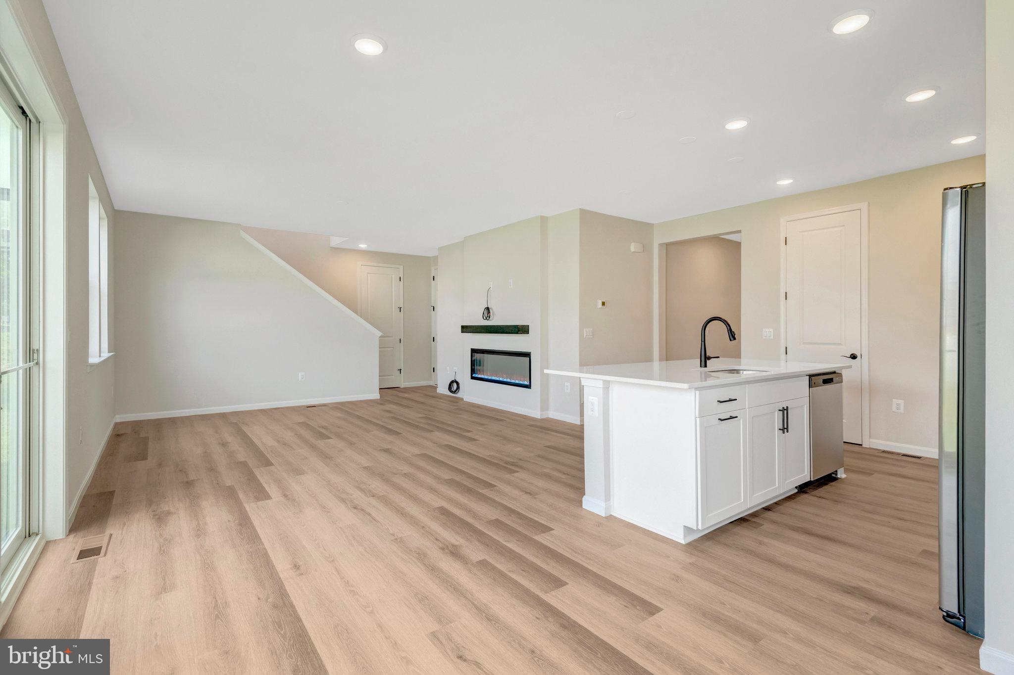 SEASONS AT MIDDLETOWN PLACE - Residential