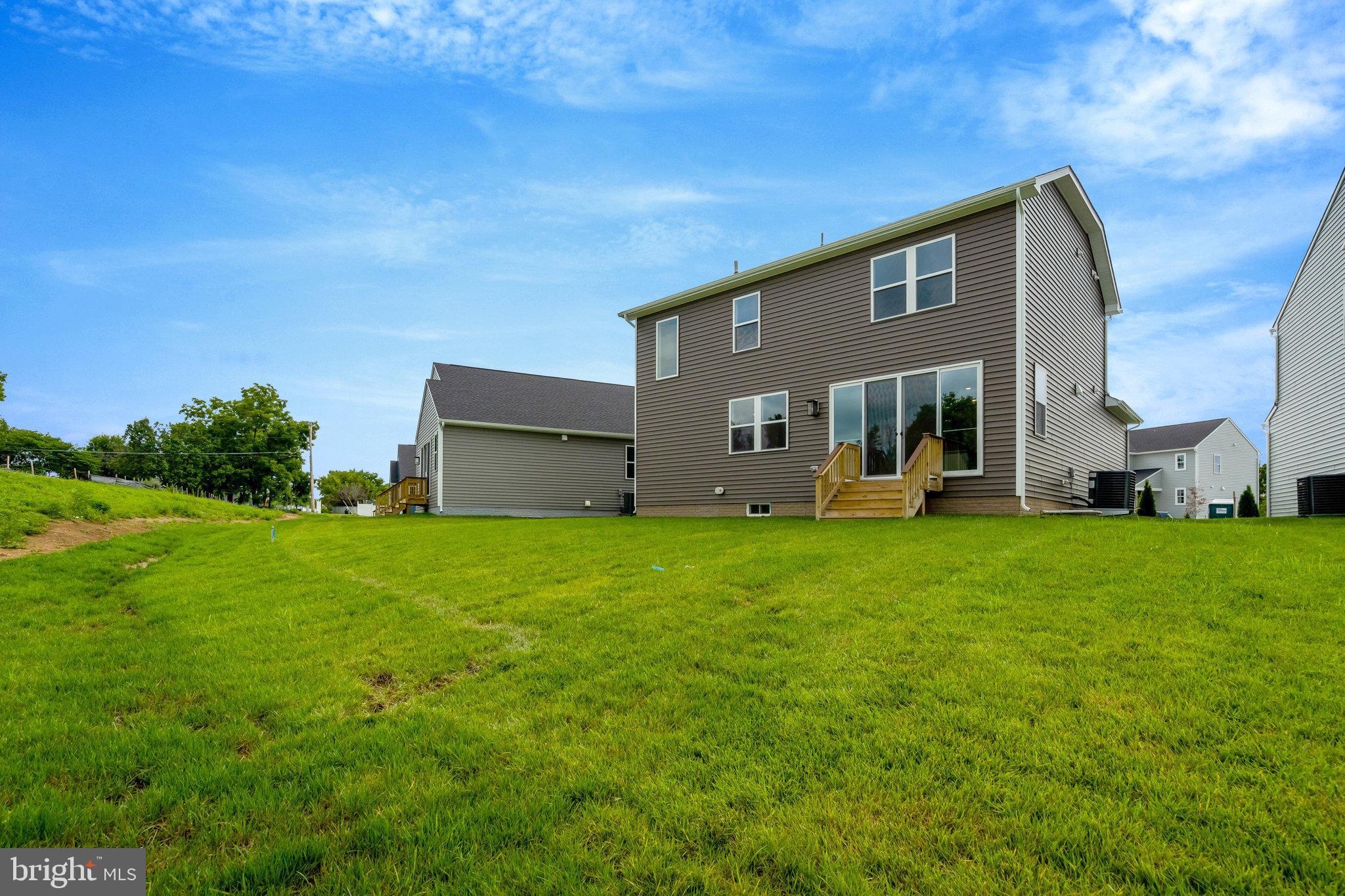 SEASONS AT MIDDLETOWN PLACE - Residential