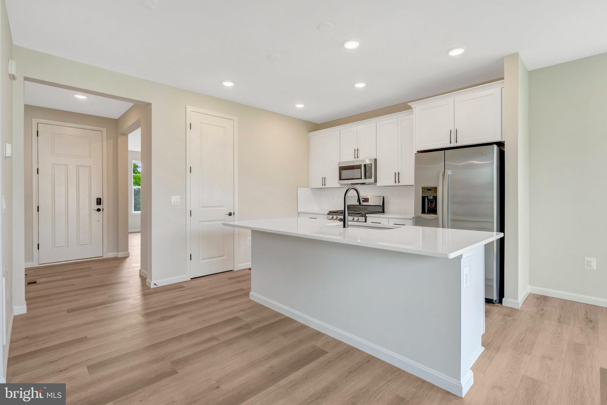 SEASONS AT MIDDLETOWN PLACE - Residential