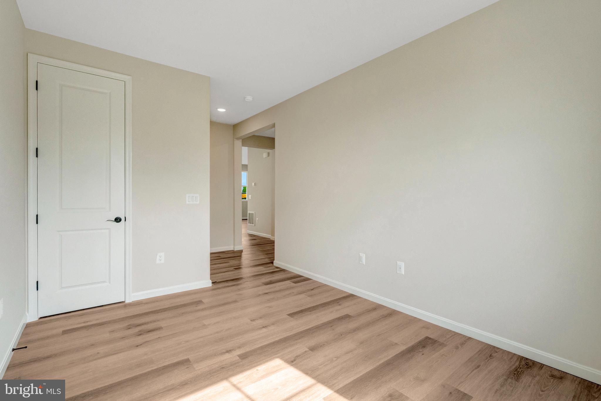 SEASONS AT MIDDLETOWN PLACE - Residential