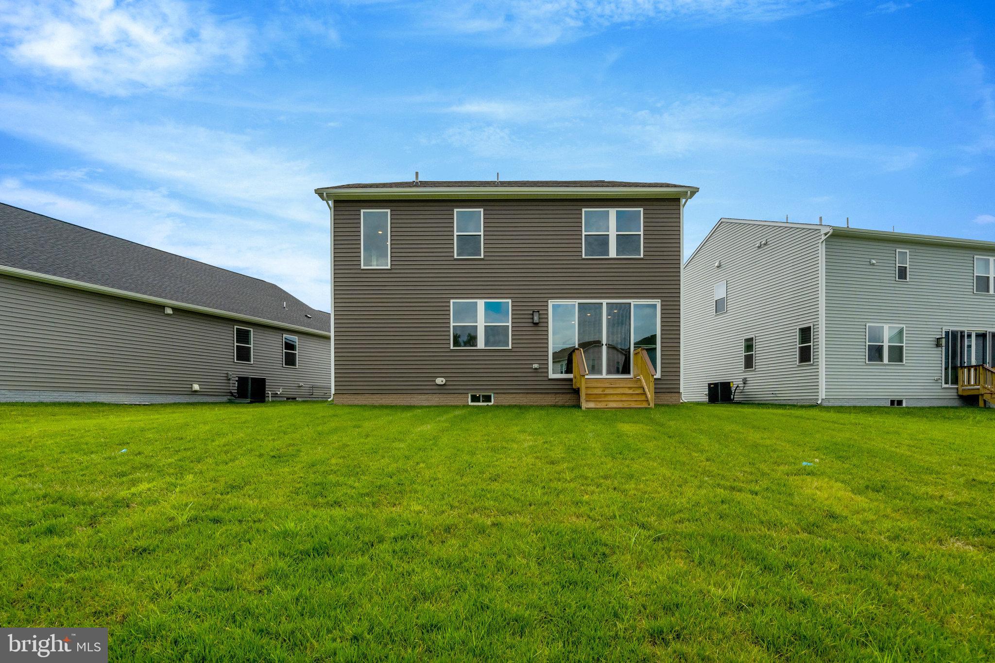 SEASONS AT MIDDLETOWN PLACE - Residential