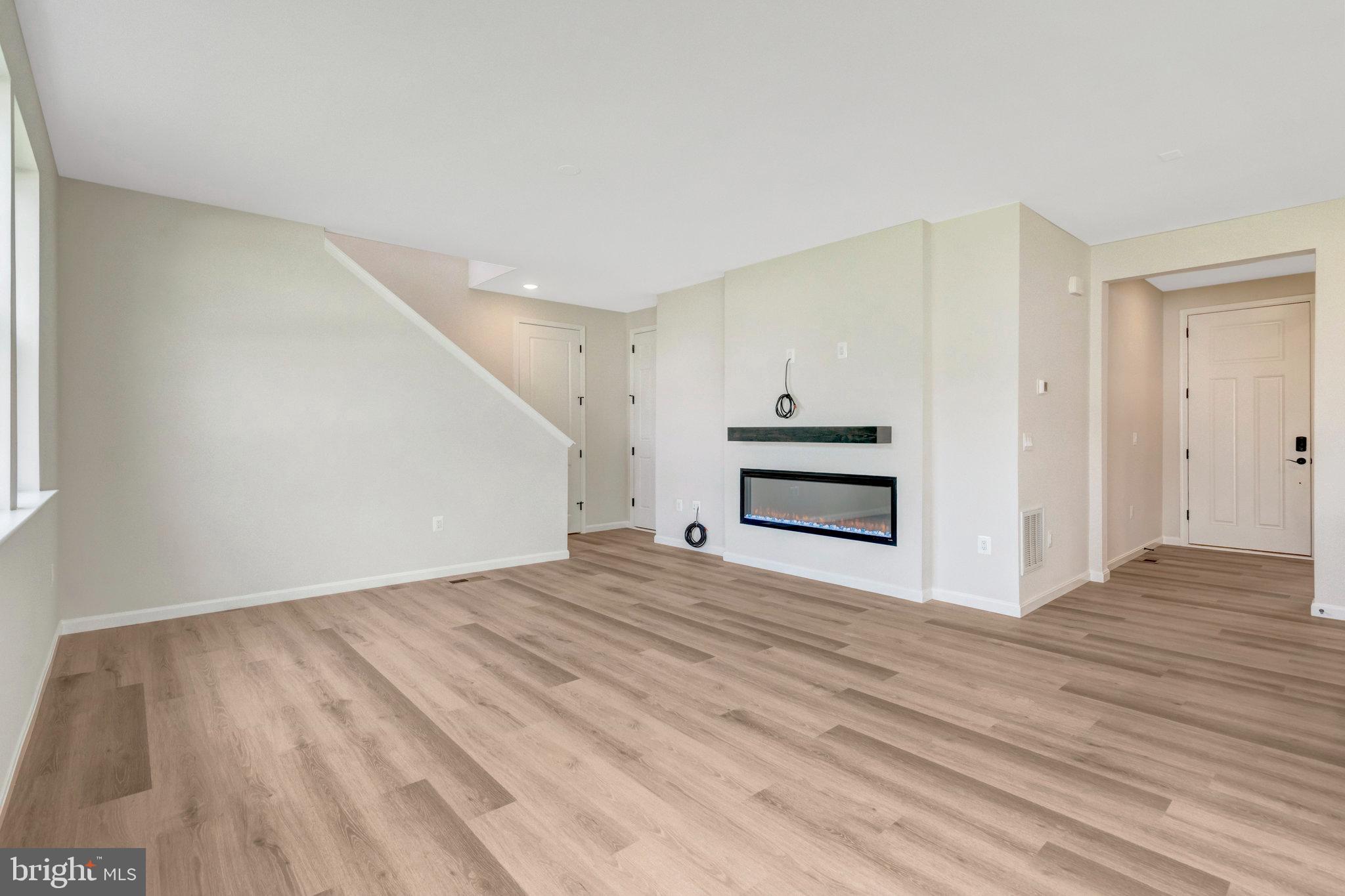 SEASONS AT MIDDLETOWN PLACE - Residential