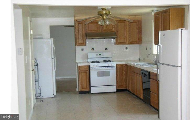 CHANCELLOR GREEN - Residential Lease