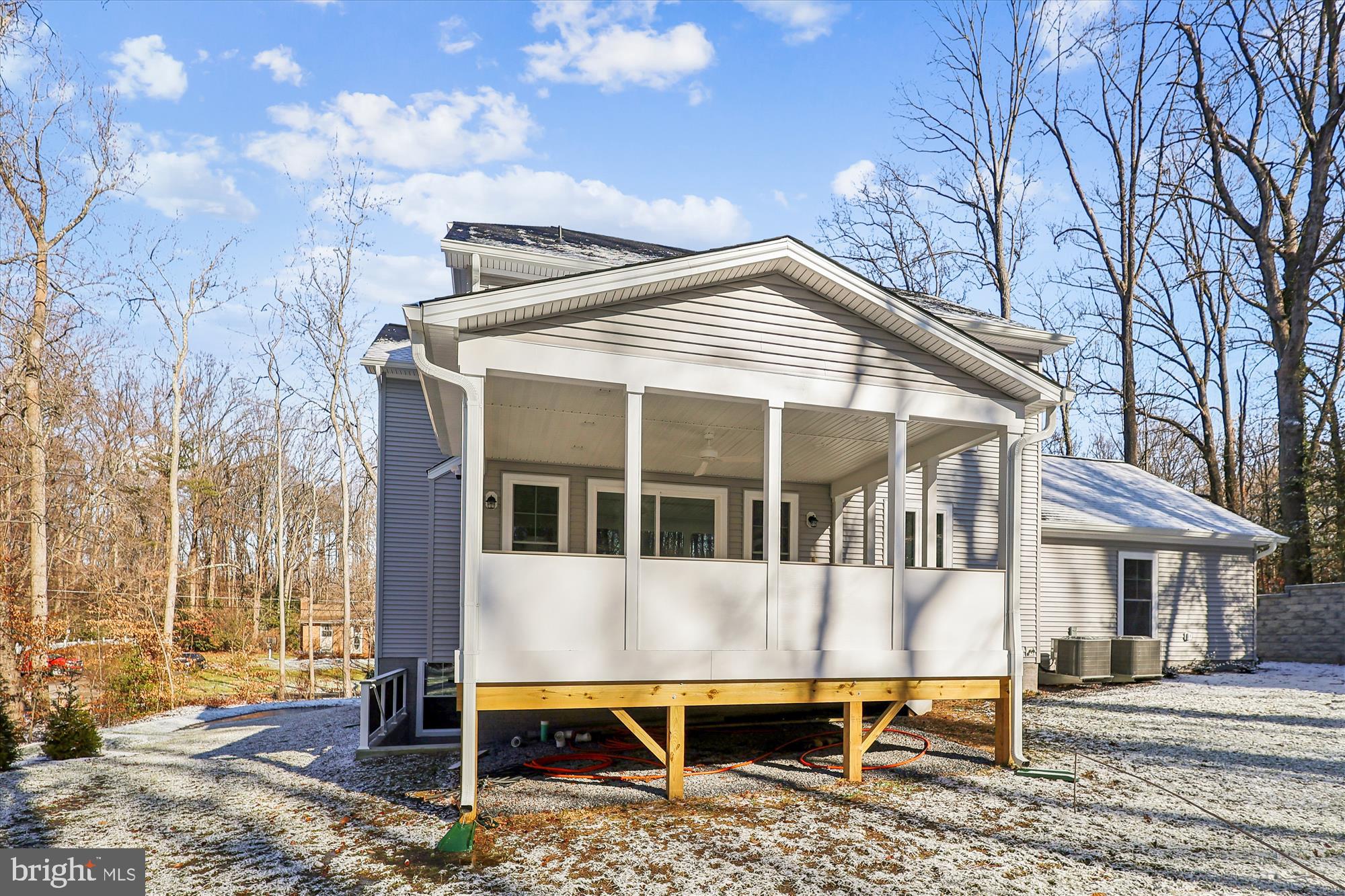 986 WATERBURY HEIGHTS DRIVE