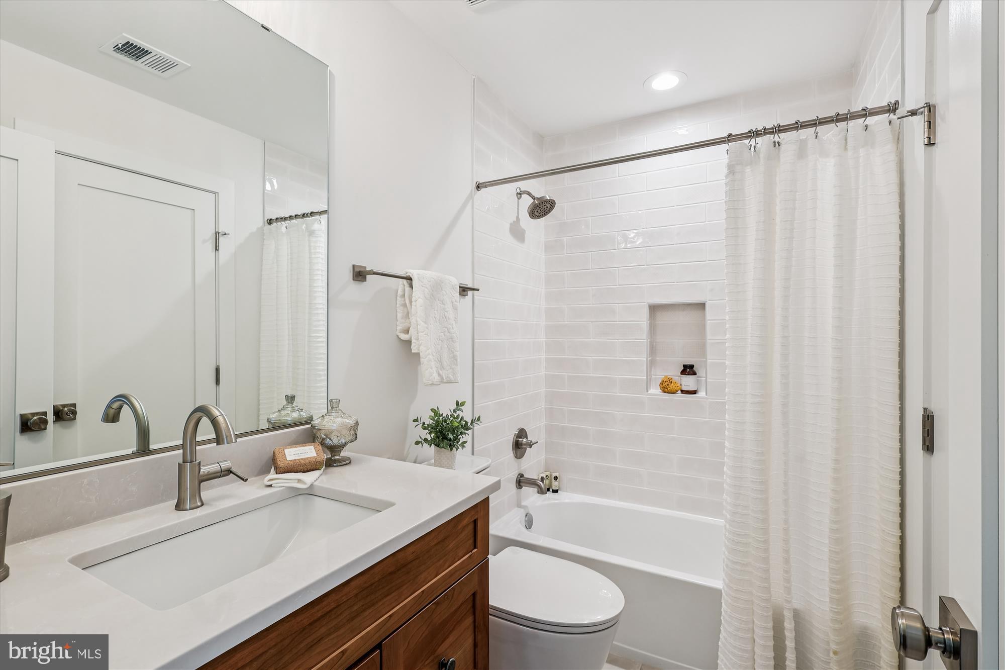 WATERBURY HEIGHTS - Residential