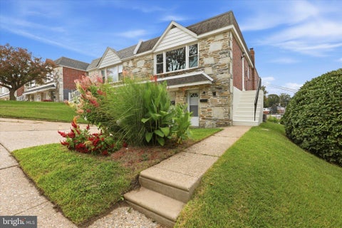 Townhouse For Sale - 704 Hill Road<br/> Philadelphia County, PHILADELPHIA, PA 19128