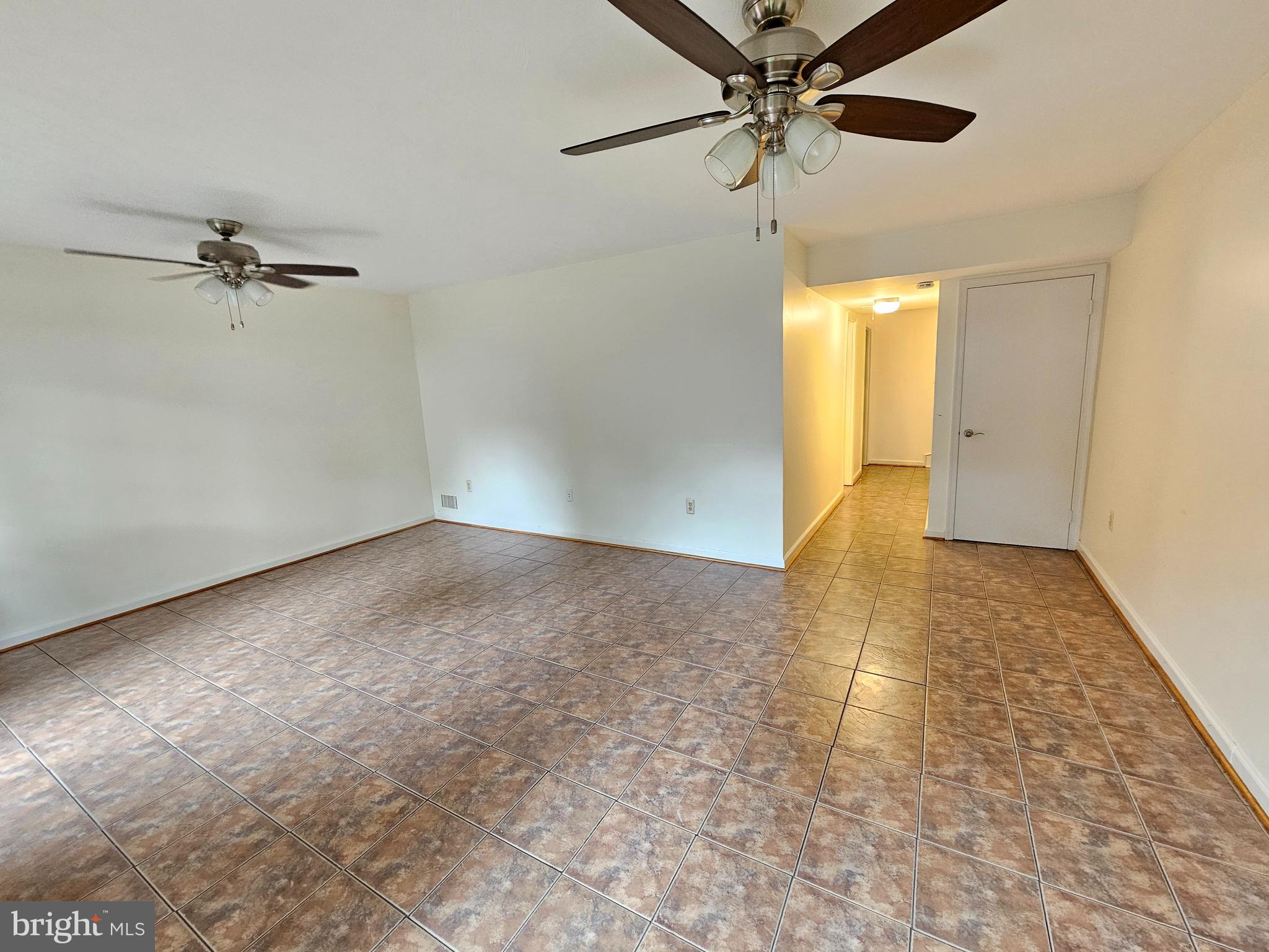 DIAMOND FARMS - Residential Lease