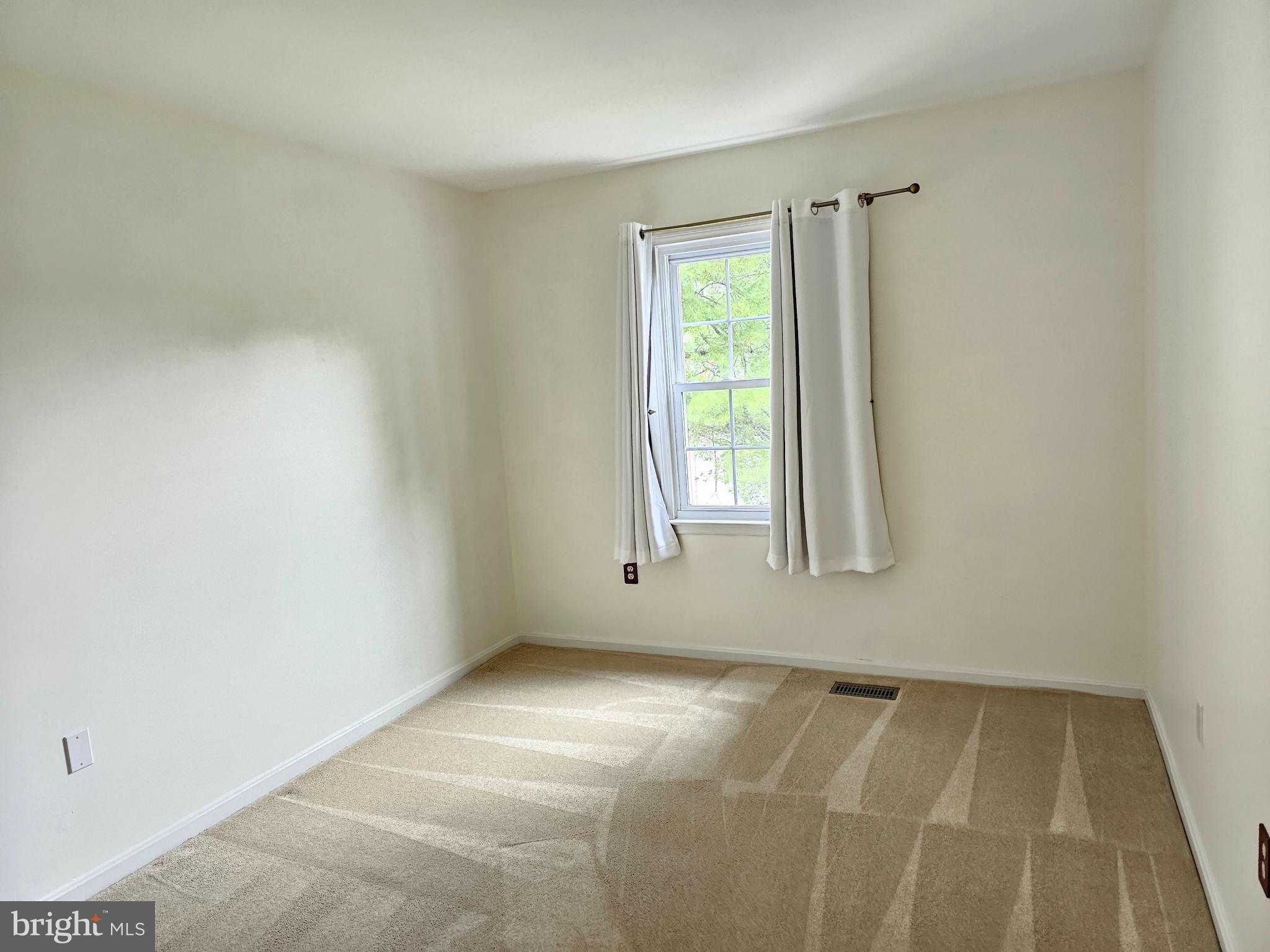 DIAMOND FARMS - Residential Lease