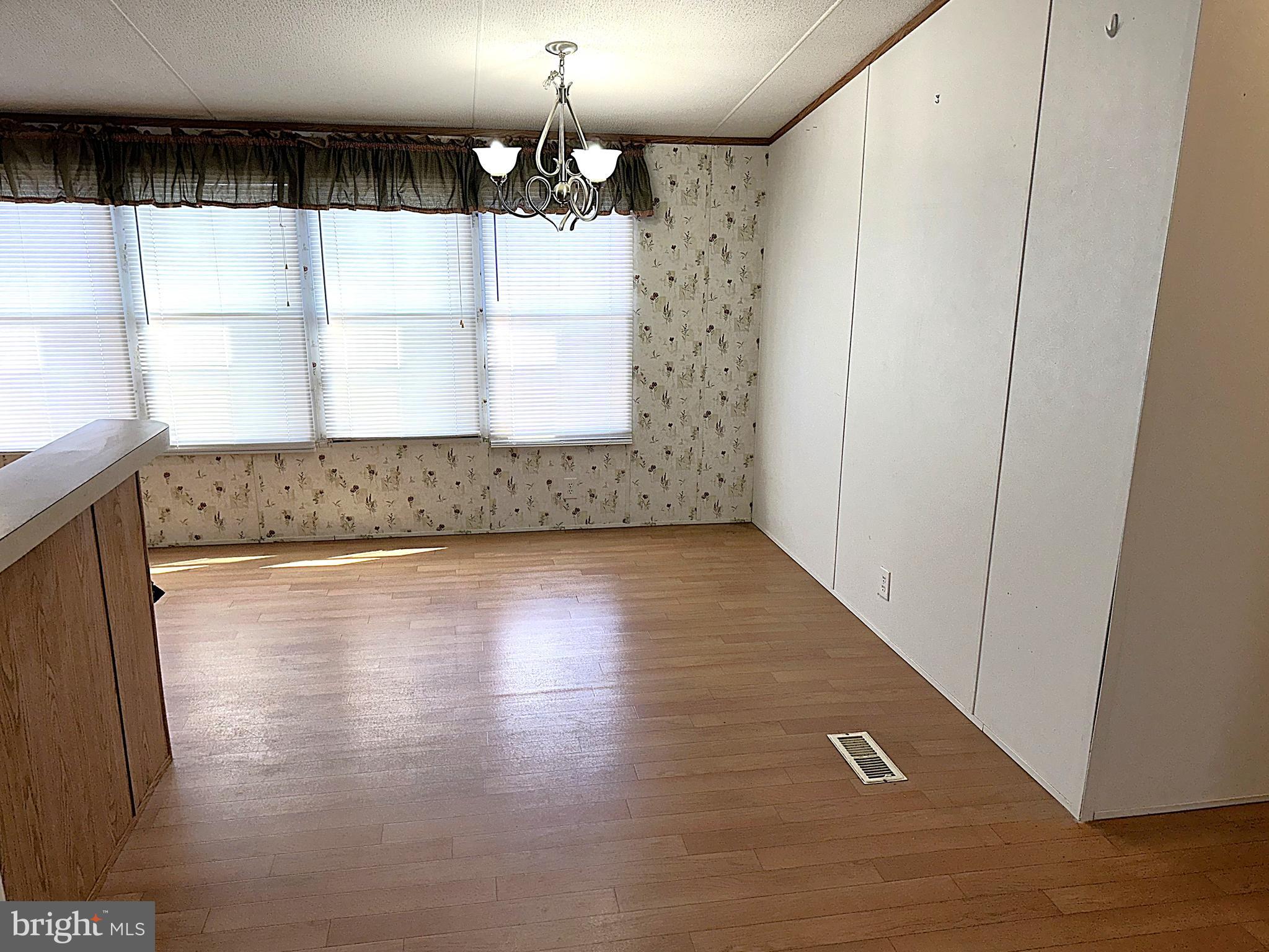 MIDWAY MOBILE VILLAGE - Residential