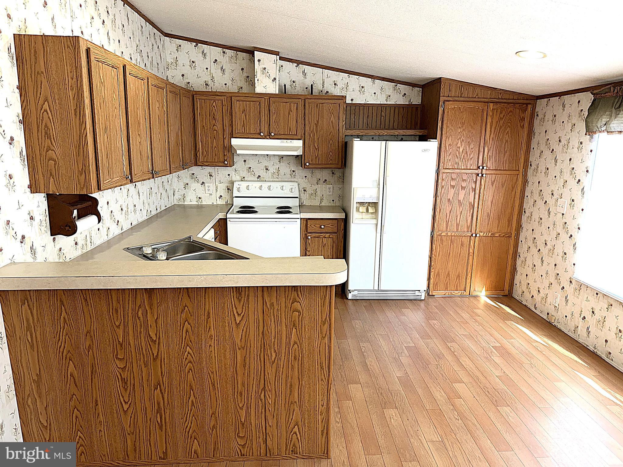 MIDWAY MOBILE VILLAGE - Residential