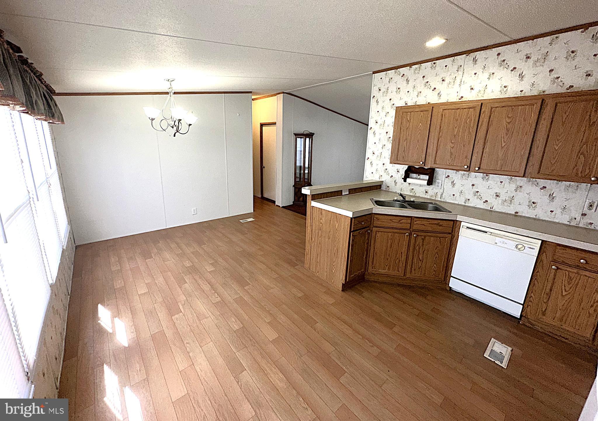 MIDWAY MOBILE VILLAGE - Residential