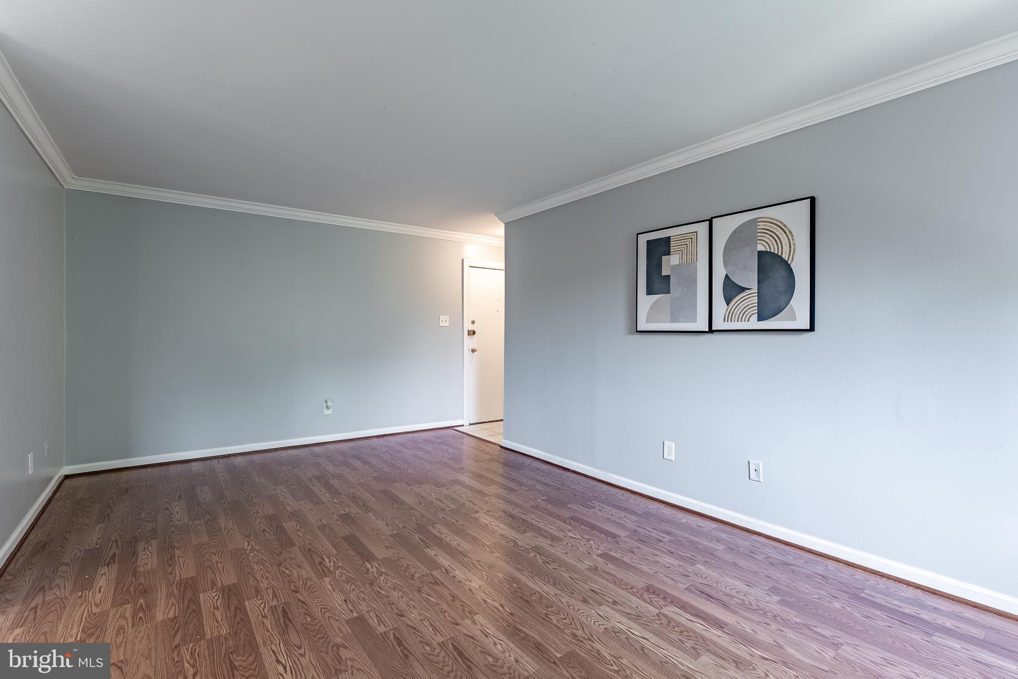 YORKTOWNE SQUARE - Residential