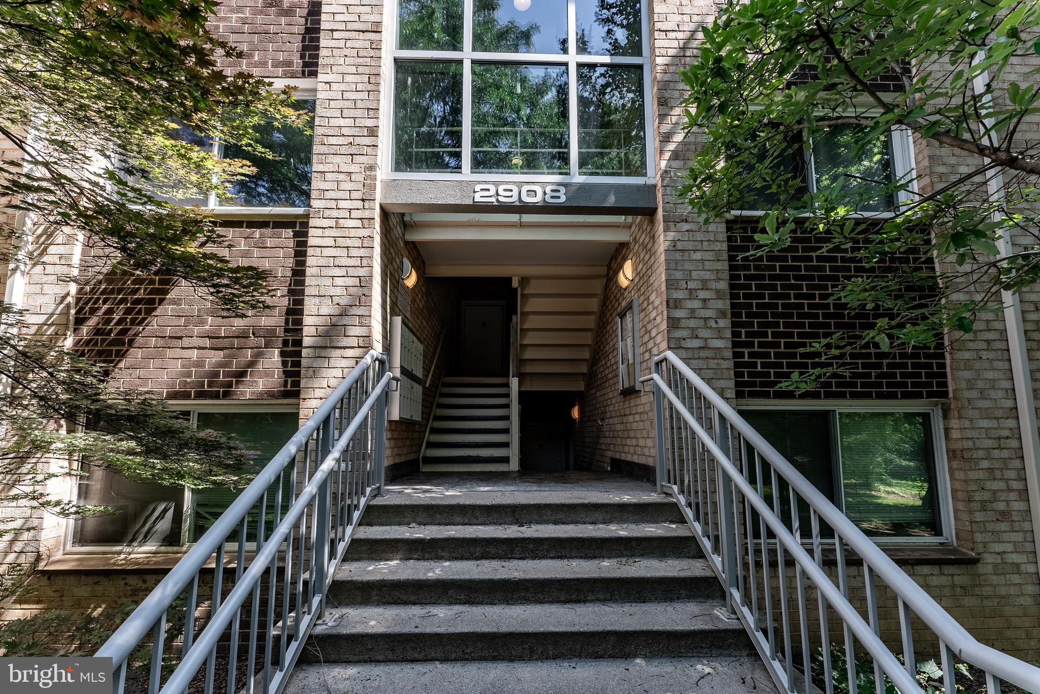 YORKTOWNE SQUARE - Residential