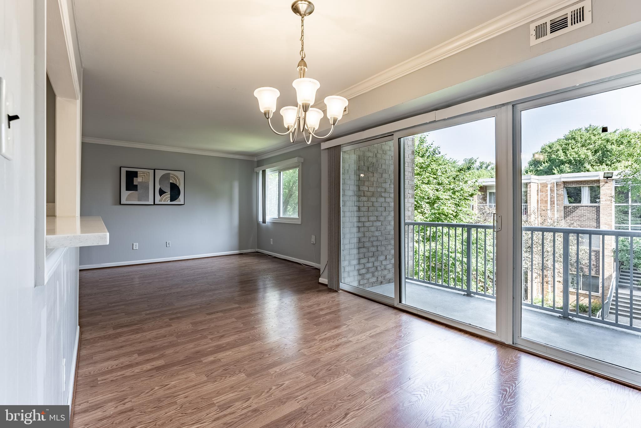 YORKTOWNE SQUARE - Residential