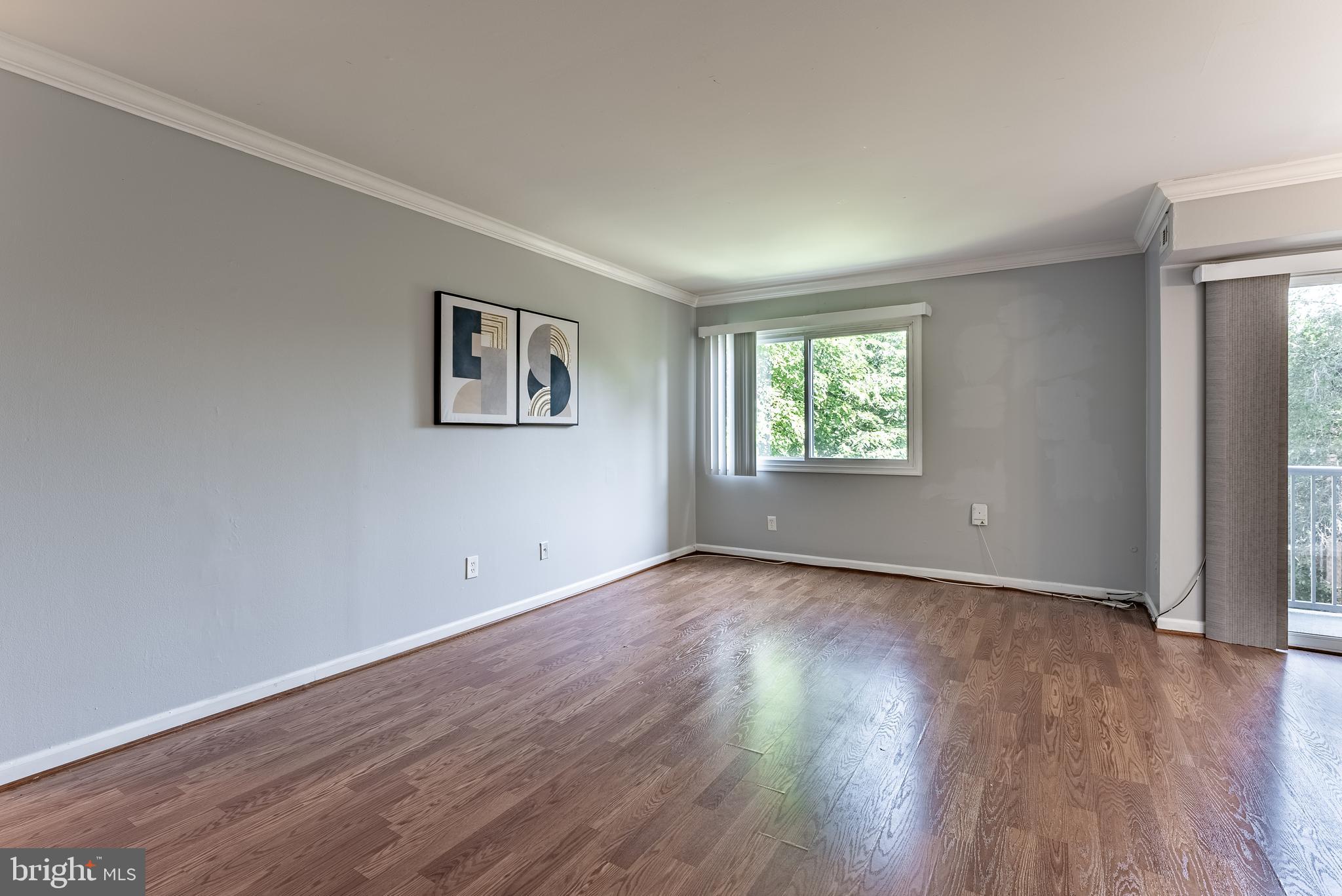 YORKTOWNE SQUARE - Residential