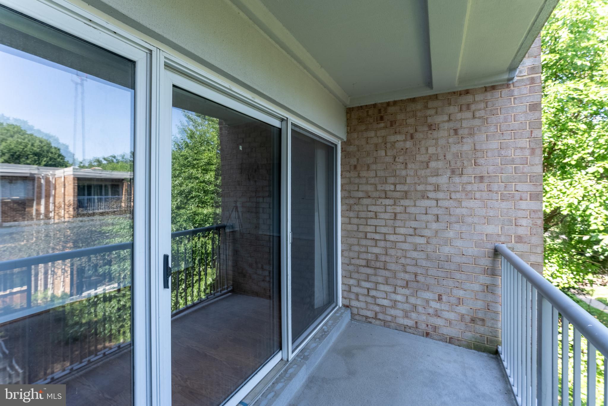 YORKTOWNE SQUARE - Residential