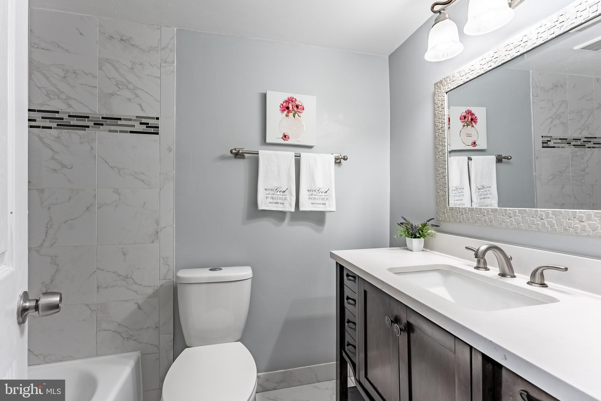 YORKTOWNE SQUARE - Residential