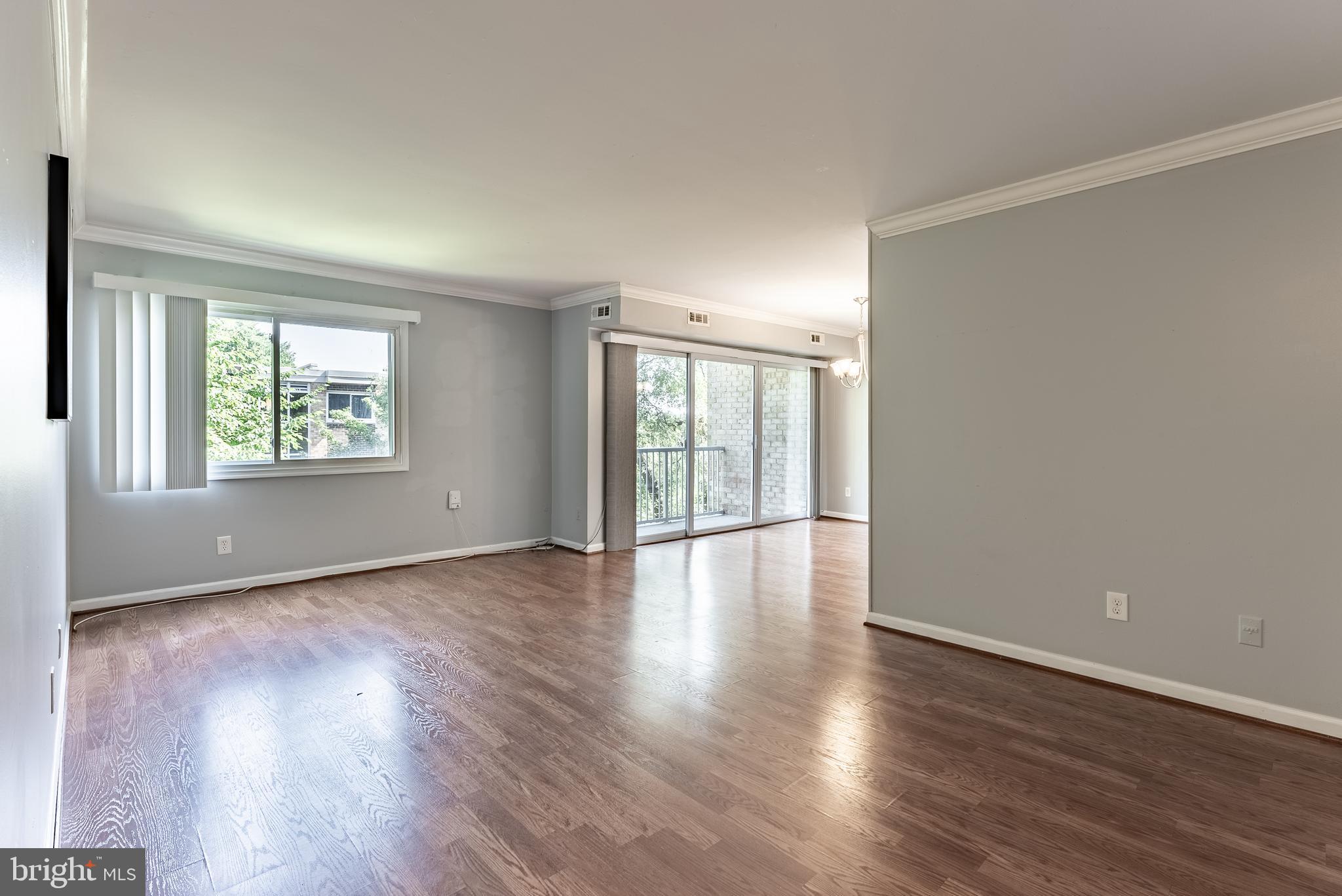 YORKTOWNE SQUARE - Residential