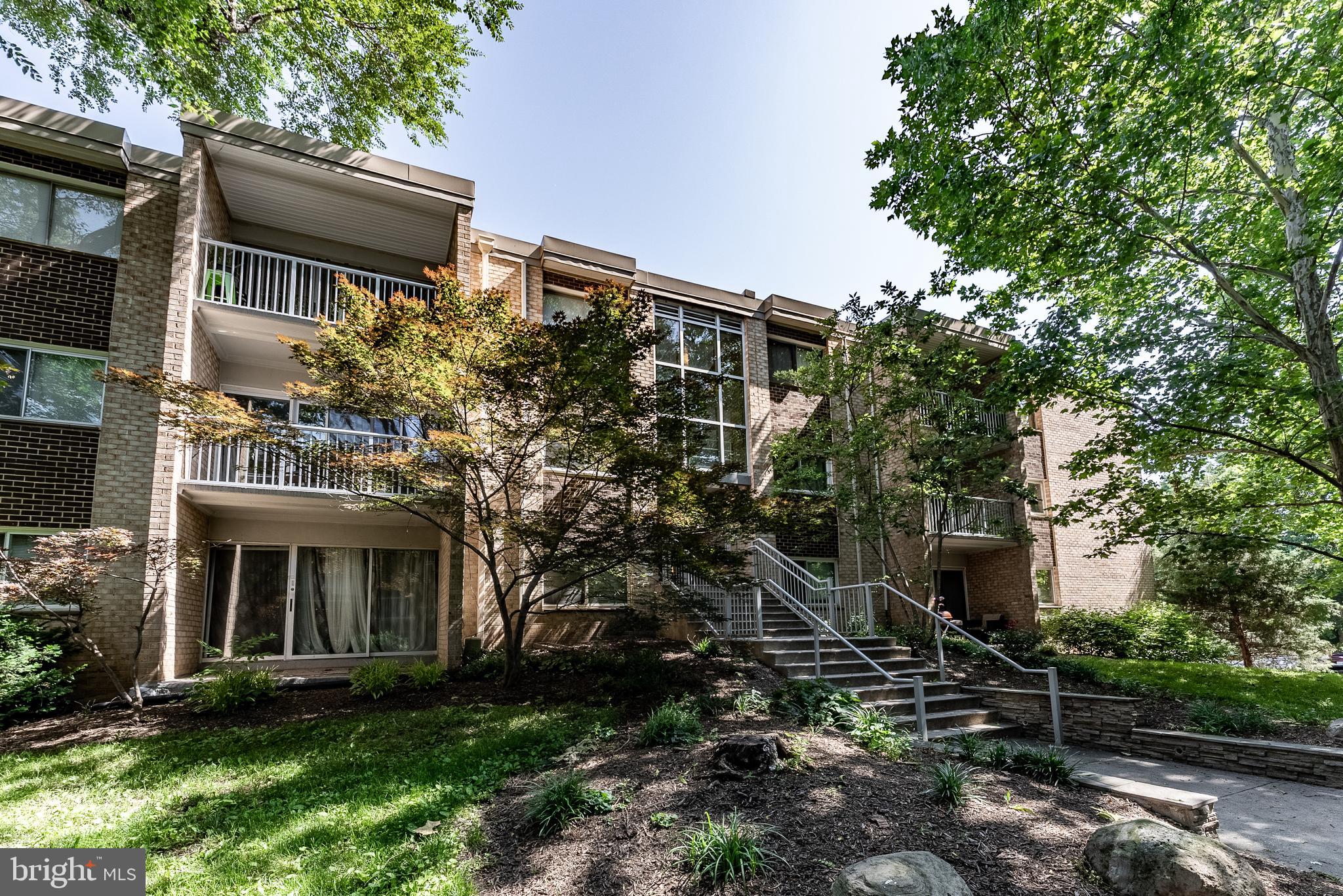 YORKTOWNE SQUARE - Residential