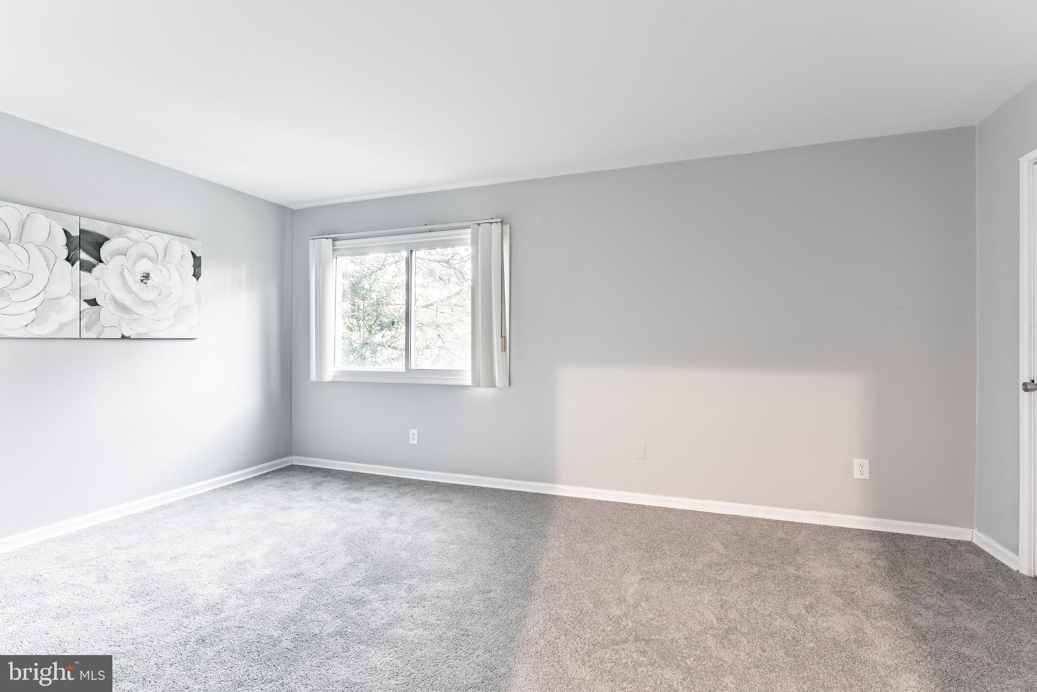 YORKTOWNE SQUARE - Residential