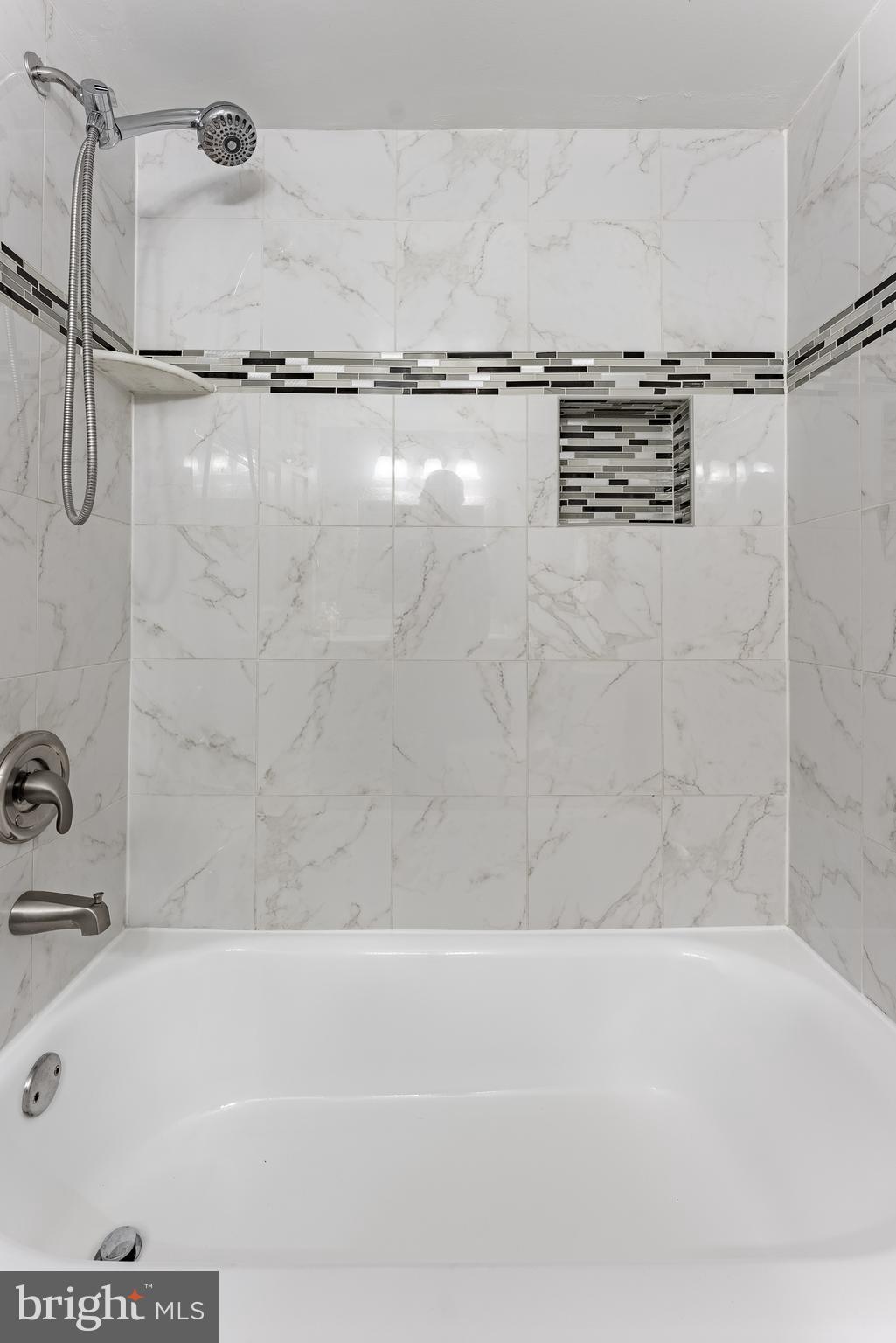 YORKTOWNE SQUARE - Residential