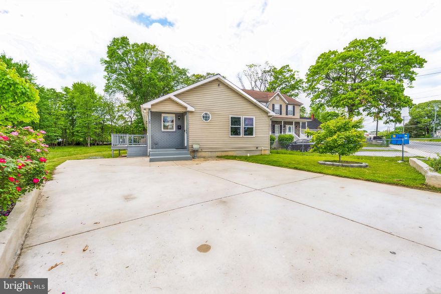 Motivated seller! Willing to assist with closing costs—don't miss this opportunity!
Beautifully Maintained 4BR/3BA Rancher – Move-In Ready!
This spacious home features fresh paint throughout and a brand new roof for peace of mind. Enjoy an open living room that flows into a large eat-in kitchen with breakfast bar—great for gatherings and entertaining. The main level includes a primary suite with walk-in closet and private bath, plus two more bedrooms. The fully finished lower level offers an additional bedroom and a flexible den—ideal for an office or guest space. Step outside to a large, level fenced yard that backs to trees for added privacy. A perfect blend of comfort, space, and updates!