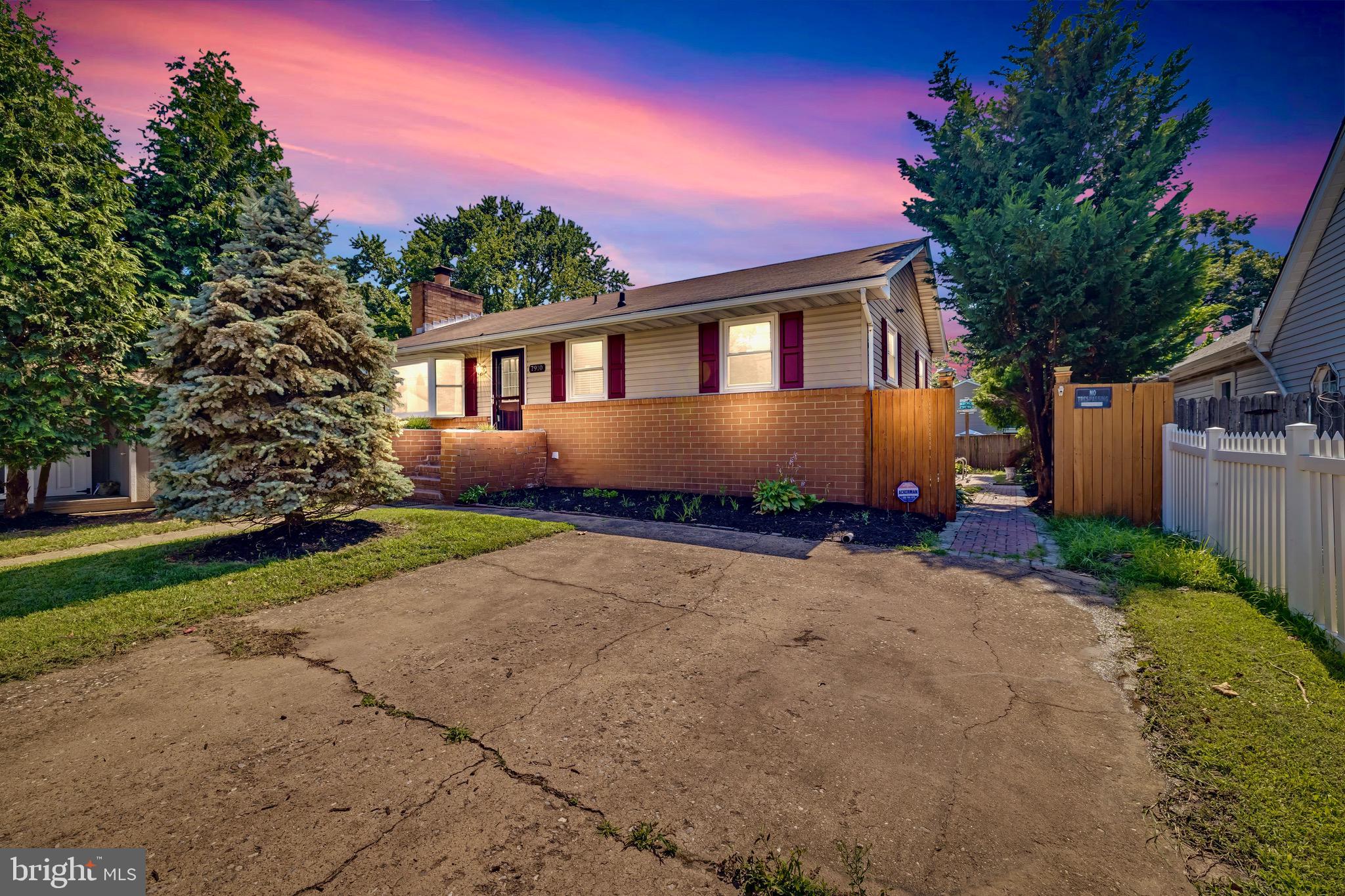 7910 W END DRIVE
