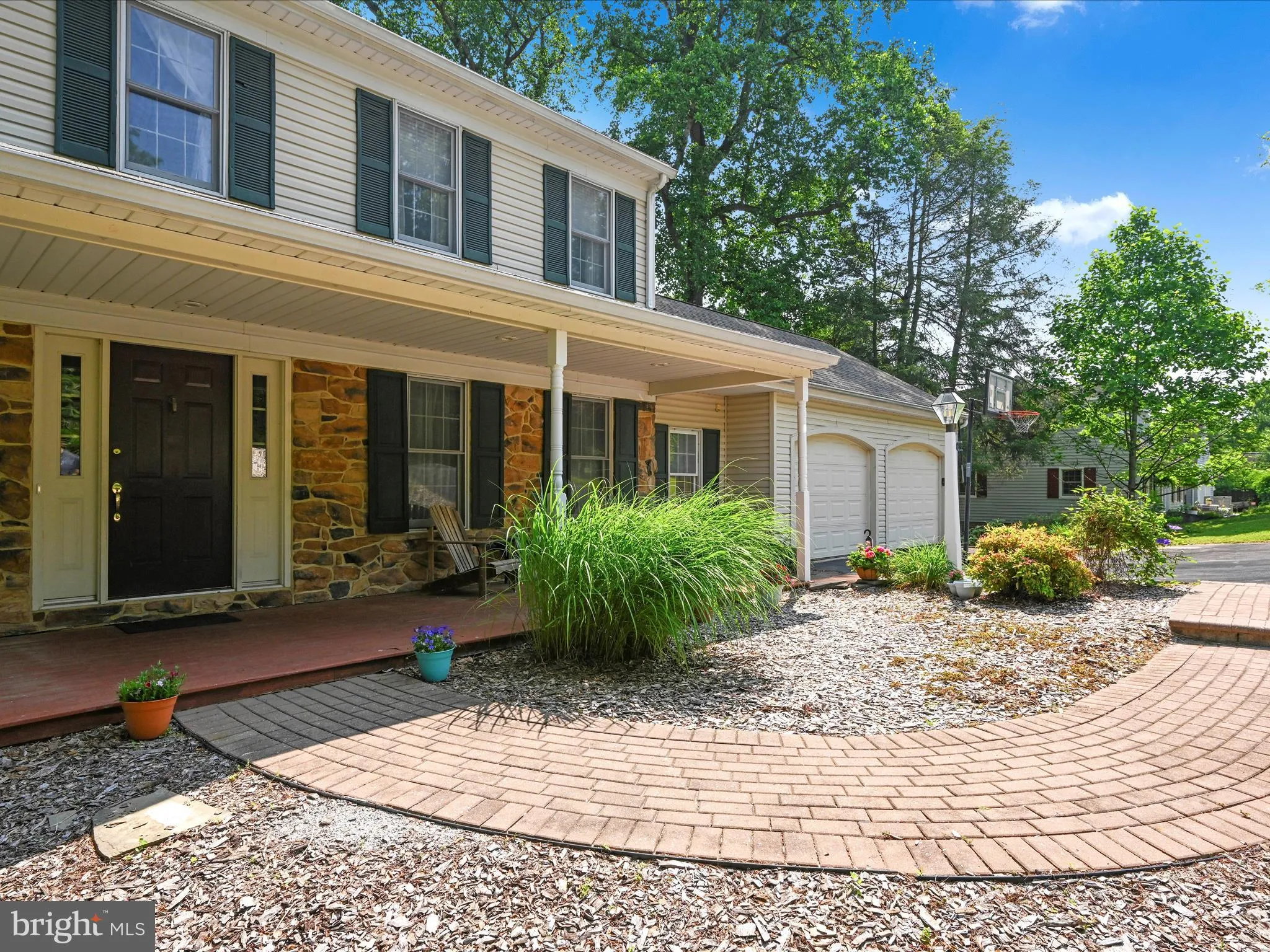 Willow Street, Pennsylvania 17584, United States, 4 Bedrooms Bedrooms, ,3 BathroomsBathrooms,Residential,Active,146981