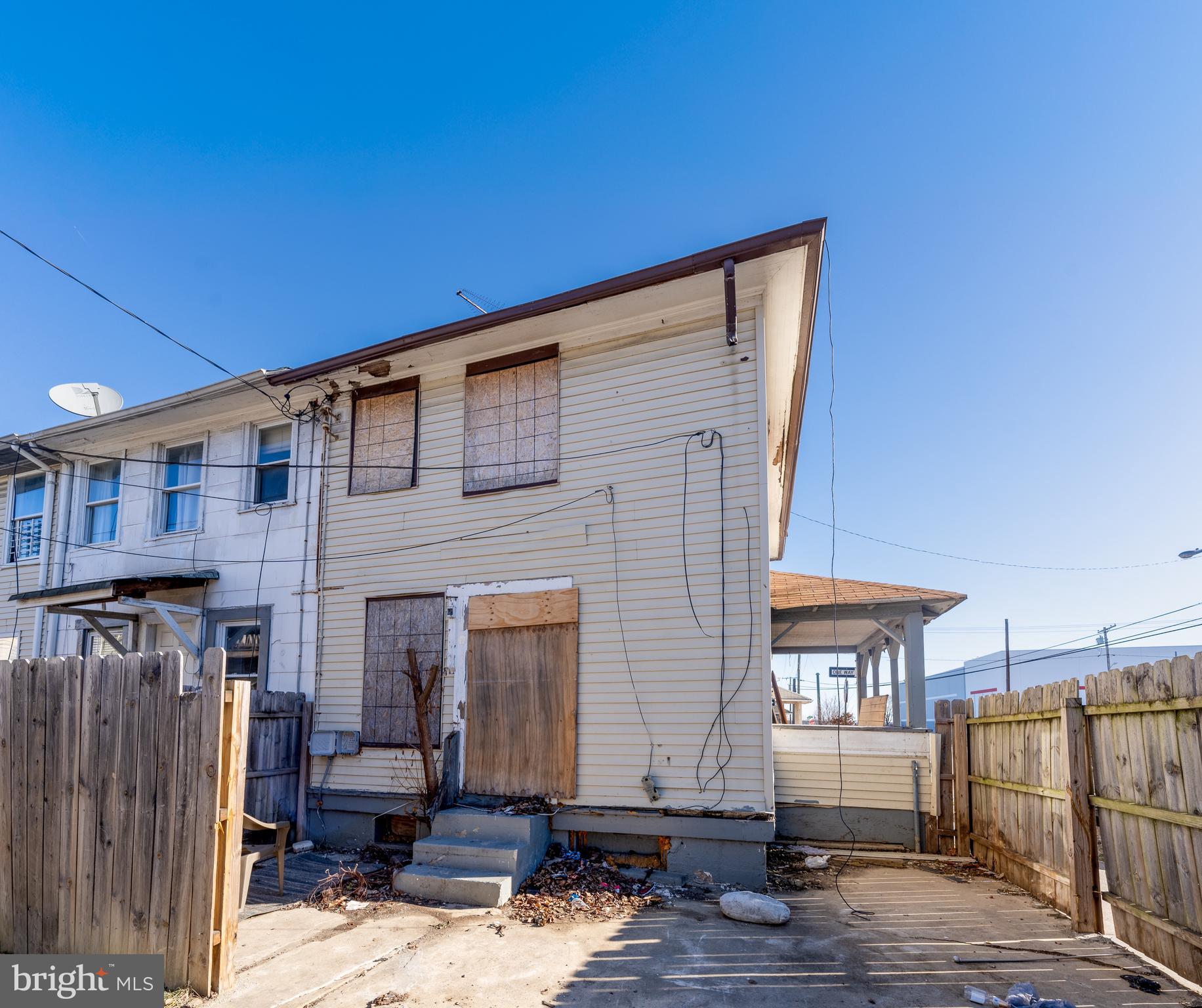 4222 GRACE COURT