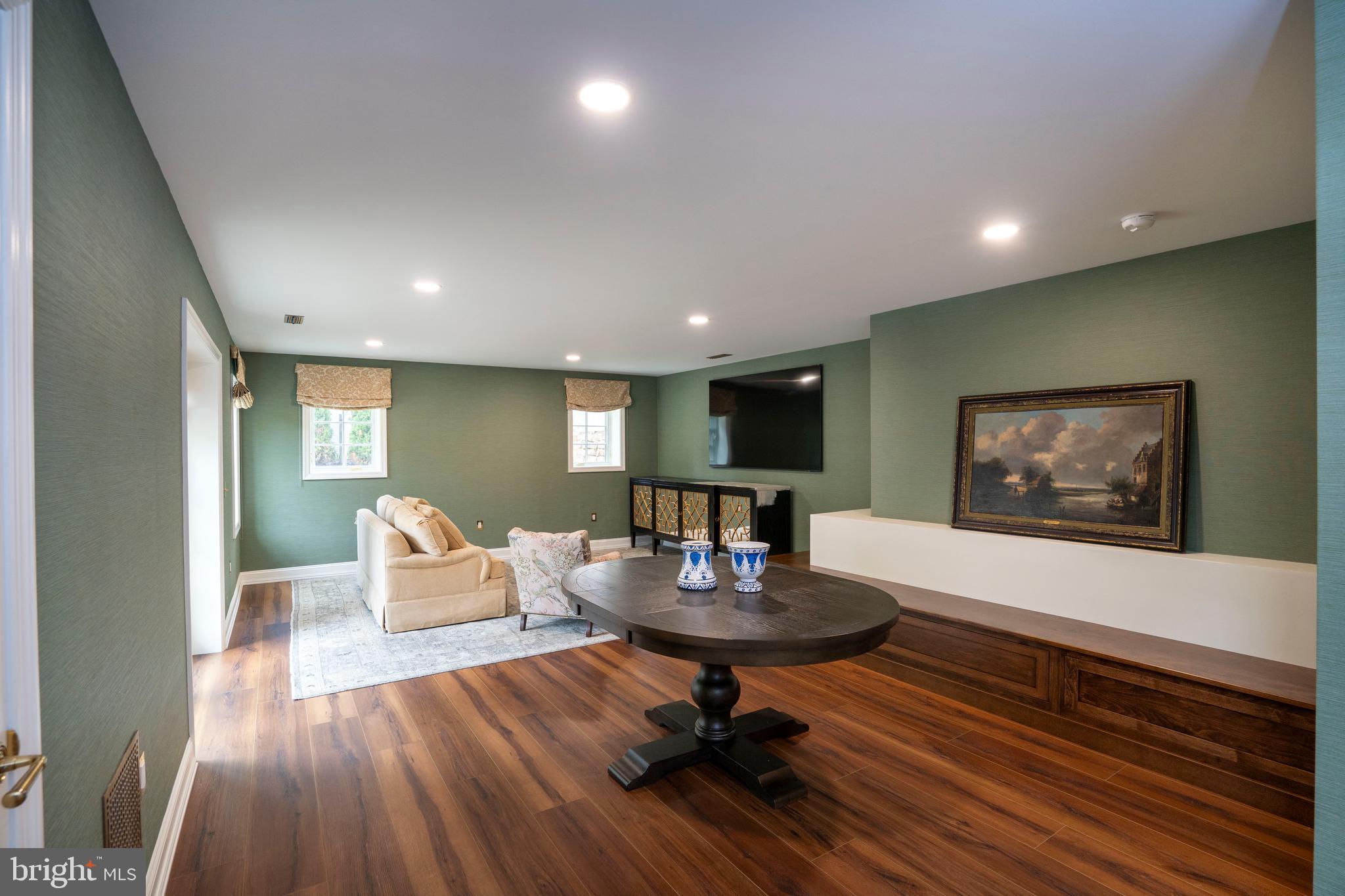 COLLEGE HEIGHTS - Residential