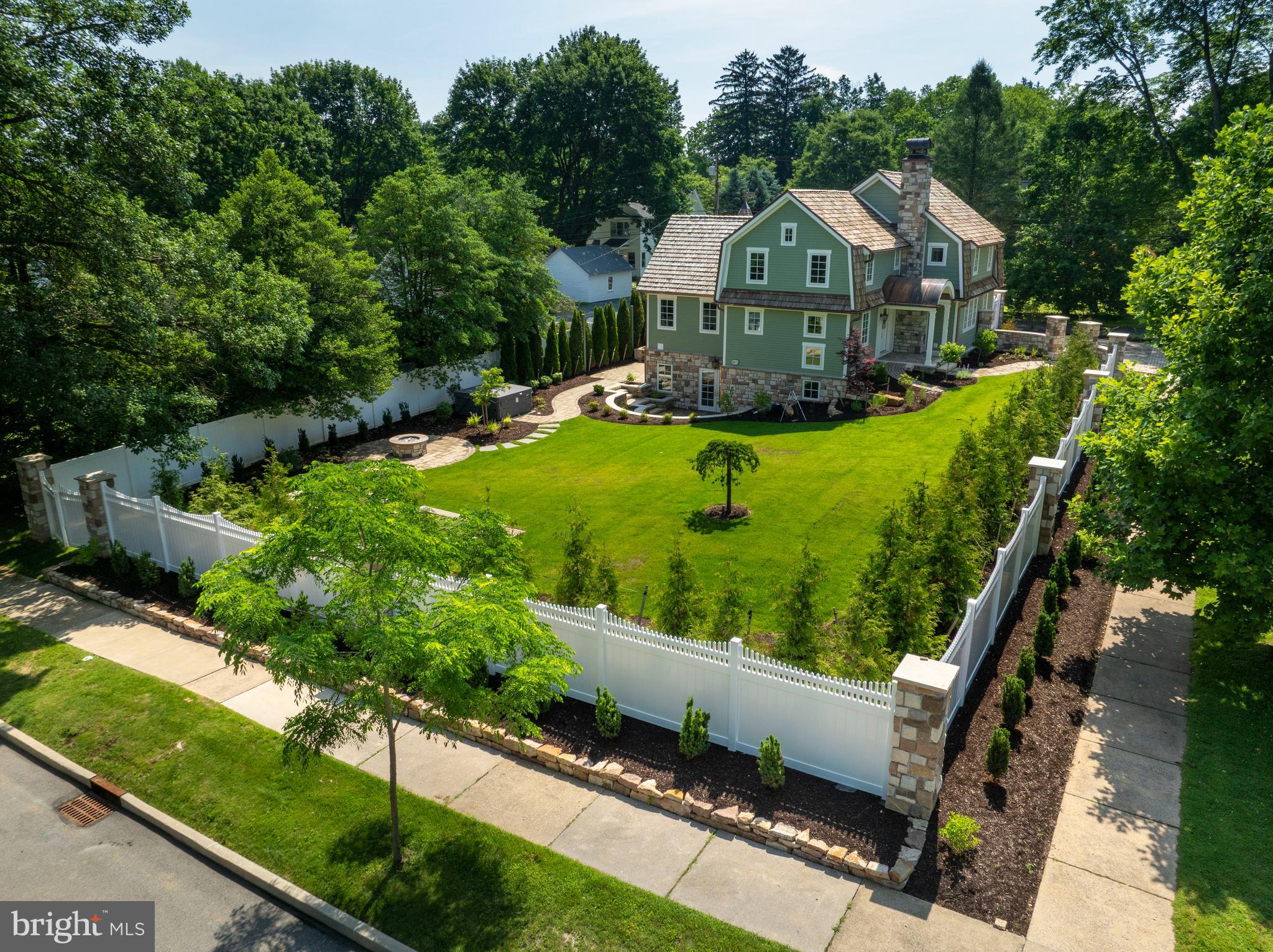 COLLEGE HEIGHTS - Residential