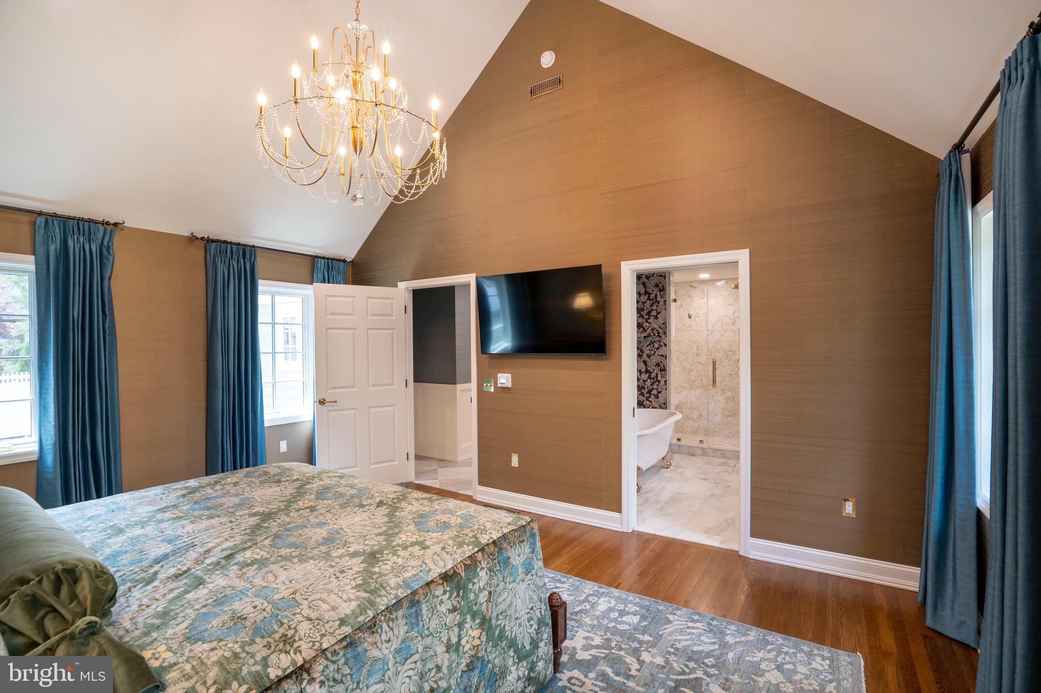 COLLEGE HEIGHTS - Residential