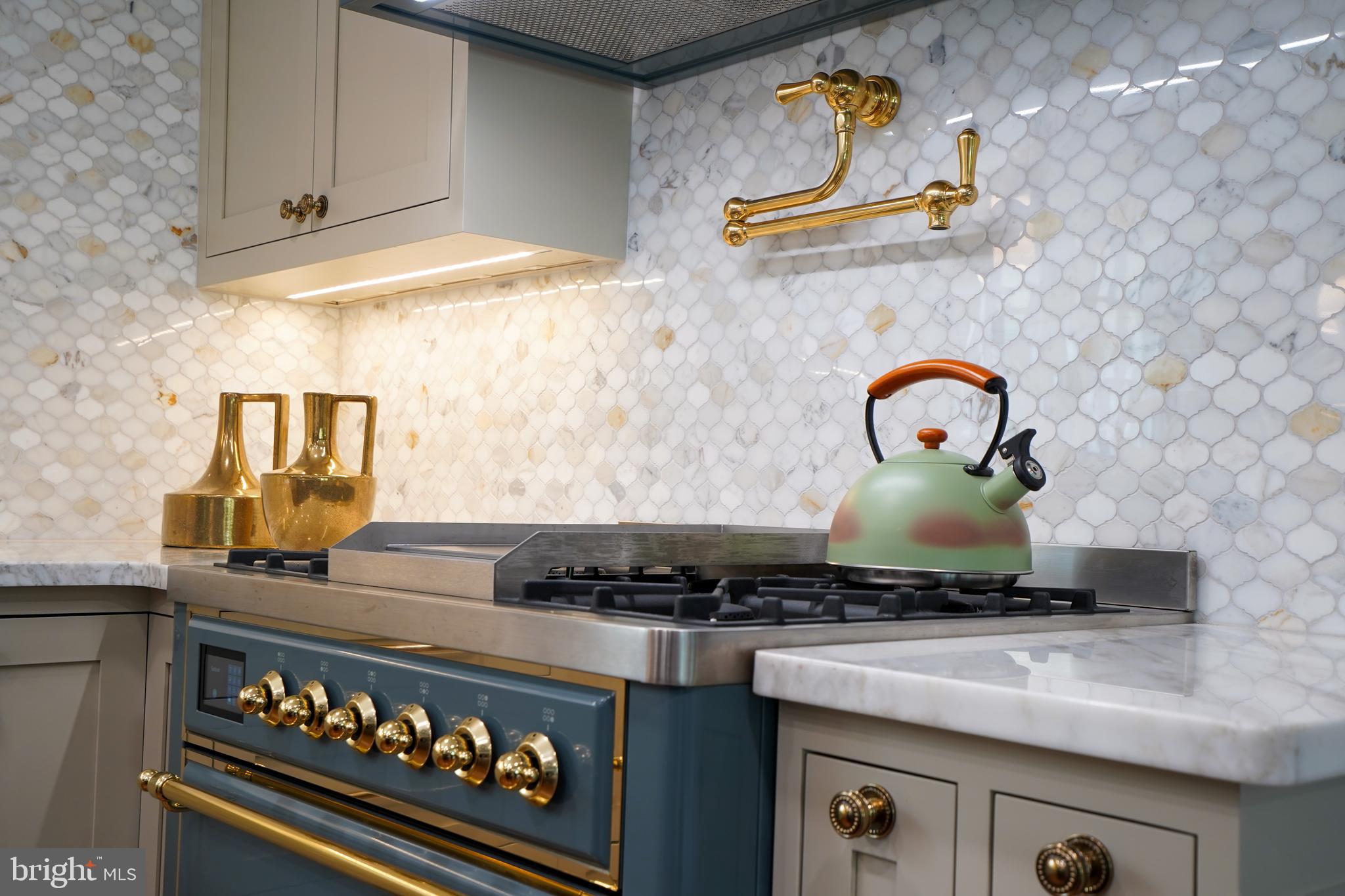 COLLEGE HEIGHTS - Residential