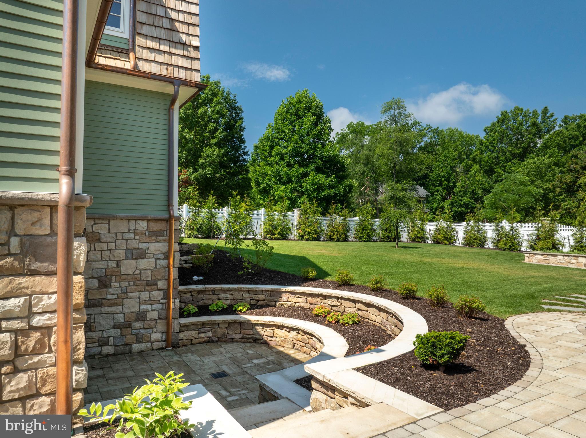 COLLEGE HEIGHTS - Residential