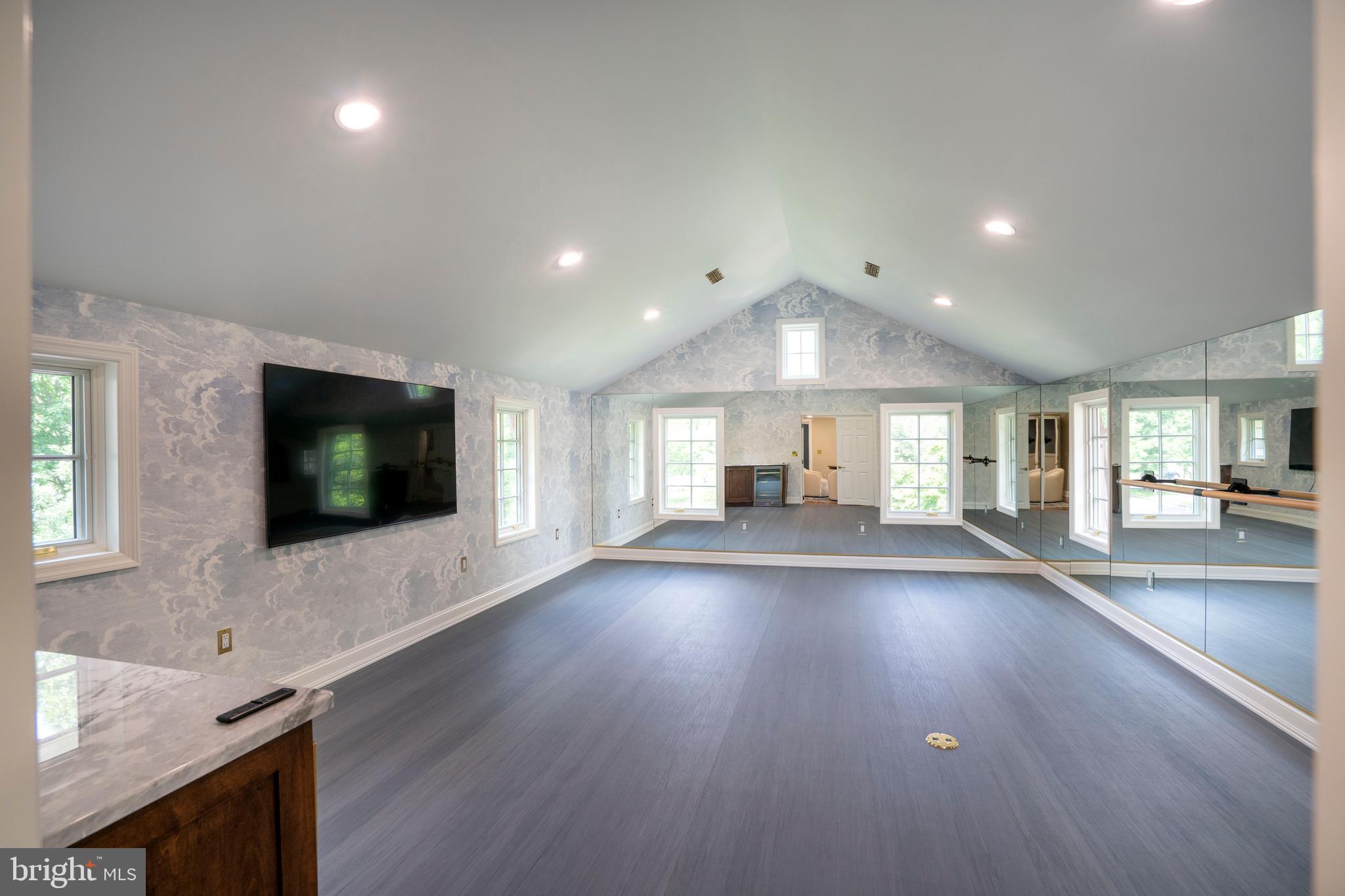 COLLEGE HEIGHTS - Residential