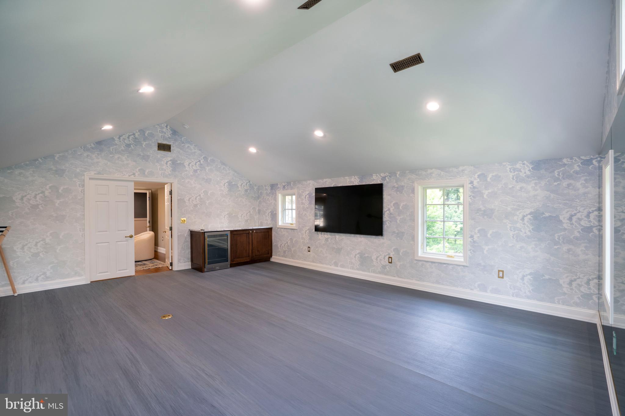 COLLEGE HEIGHTS - Residential