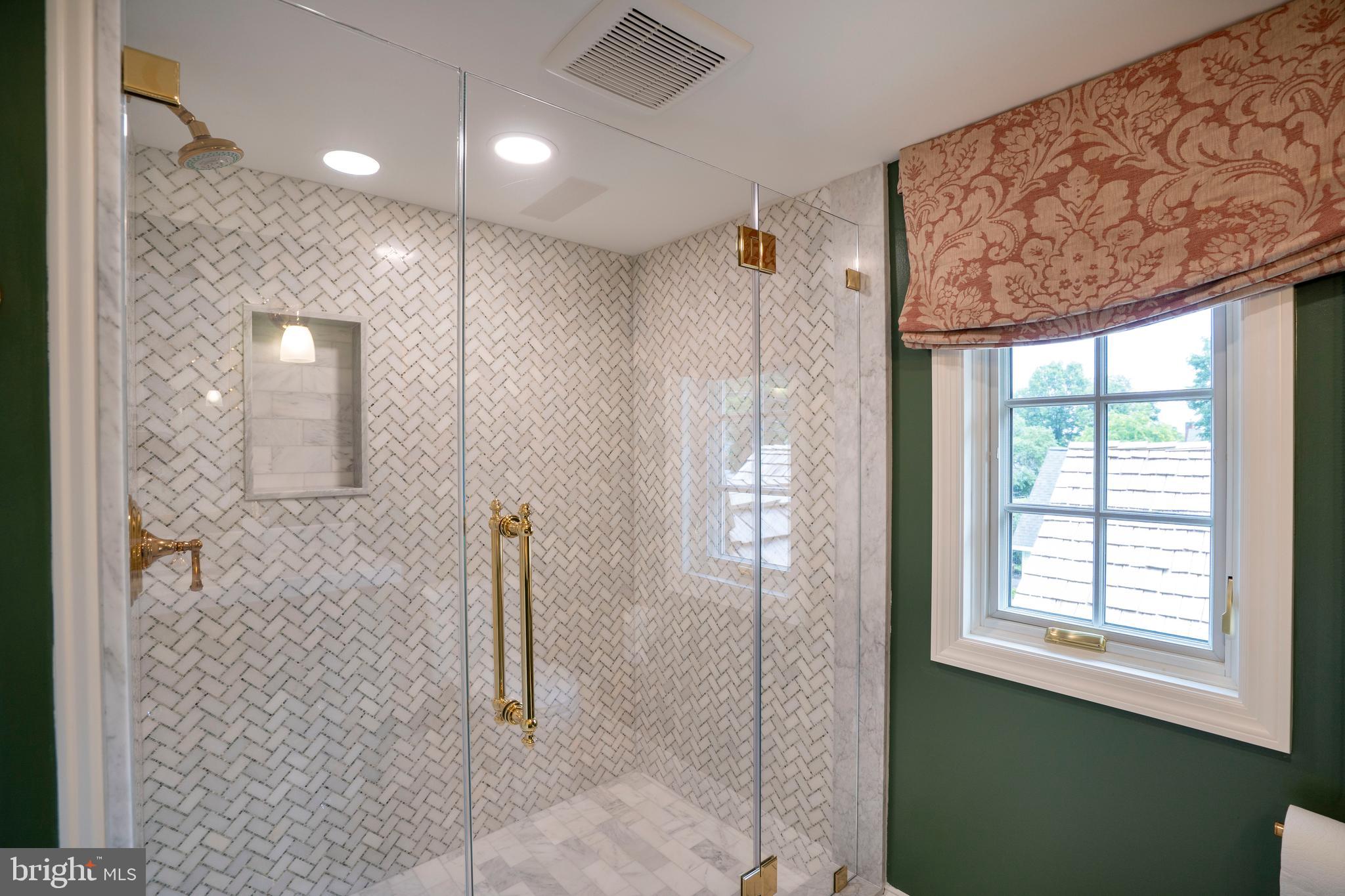 COLLEGE HEIGHTS - Residential