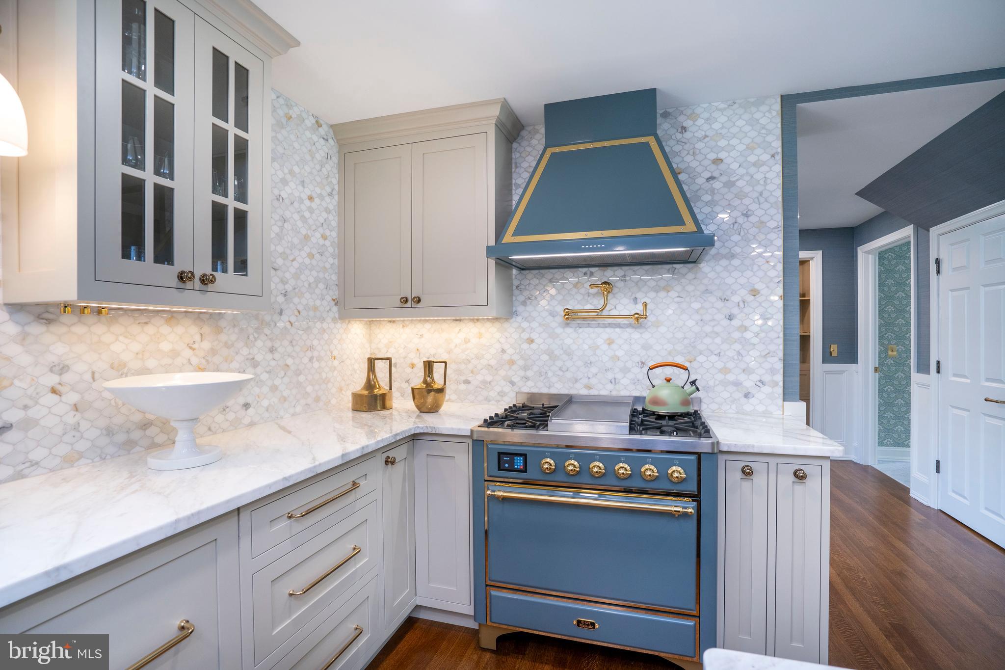 COLLEGE HEIGHTS - Residential