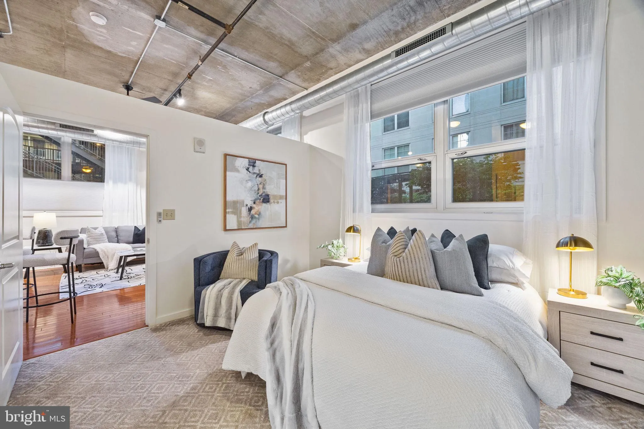 Philadelphia, Pennsylvania 19106, United States, 2 Bedrooms Bedrooms, ,2 BathroomsBathrooms,Residential,Contingent,214868