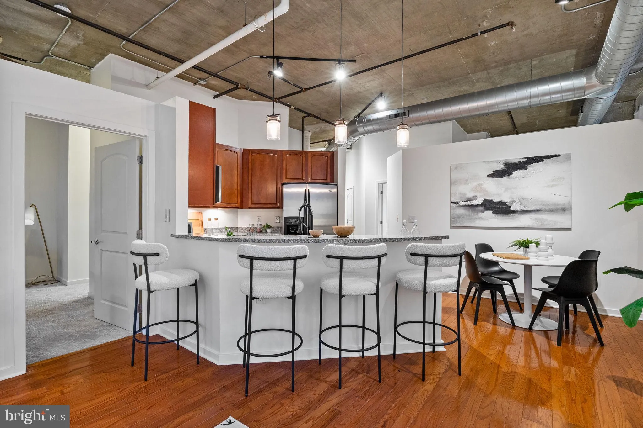 Philadelphia, Pennsylvania 19106, United States, 2 Bedrooms Bedrooms, ,2 BathroomsBathrooms,Residential,Contingent,214868