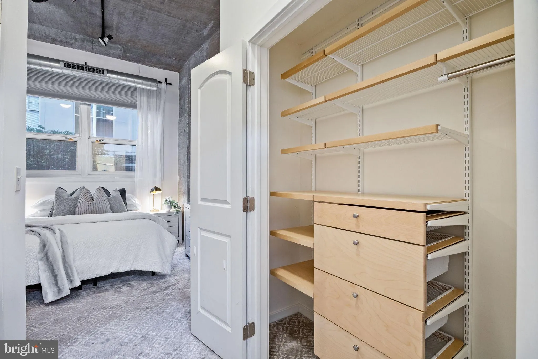 Philadelphia, Pennsylvania 19106, United States, 2 Bedrooms Bedrooms, ,2 BathroomsBathrooms,Residential,Contingent,214868